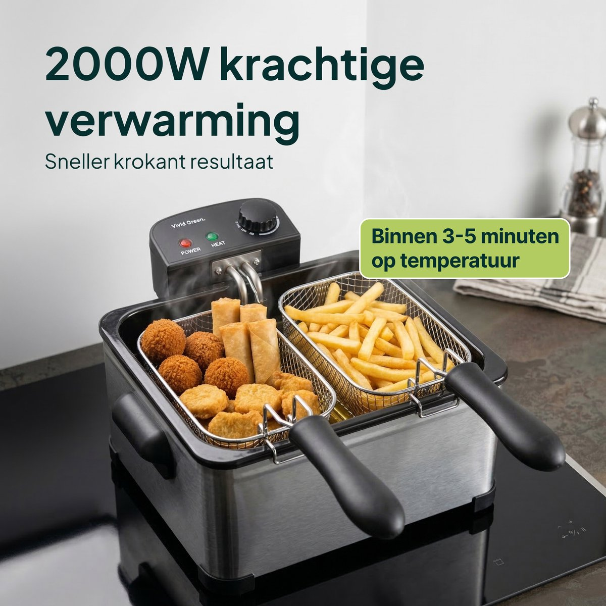 Une friteuse avec deux paniers. Un panier contient des frites, l'autre des snacks frits.