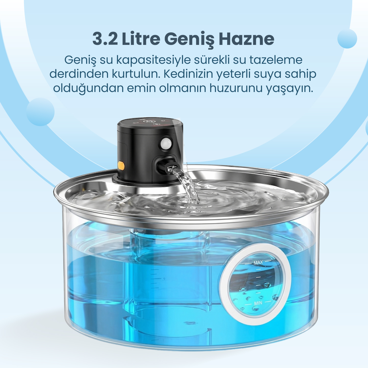 Aktif olarak su pompalayan siyah 3,2 litrelik su sebili.