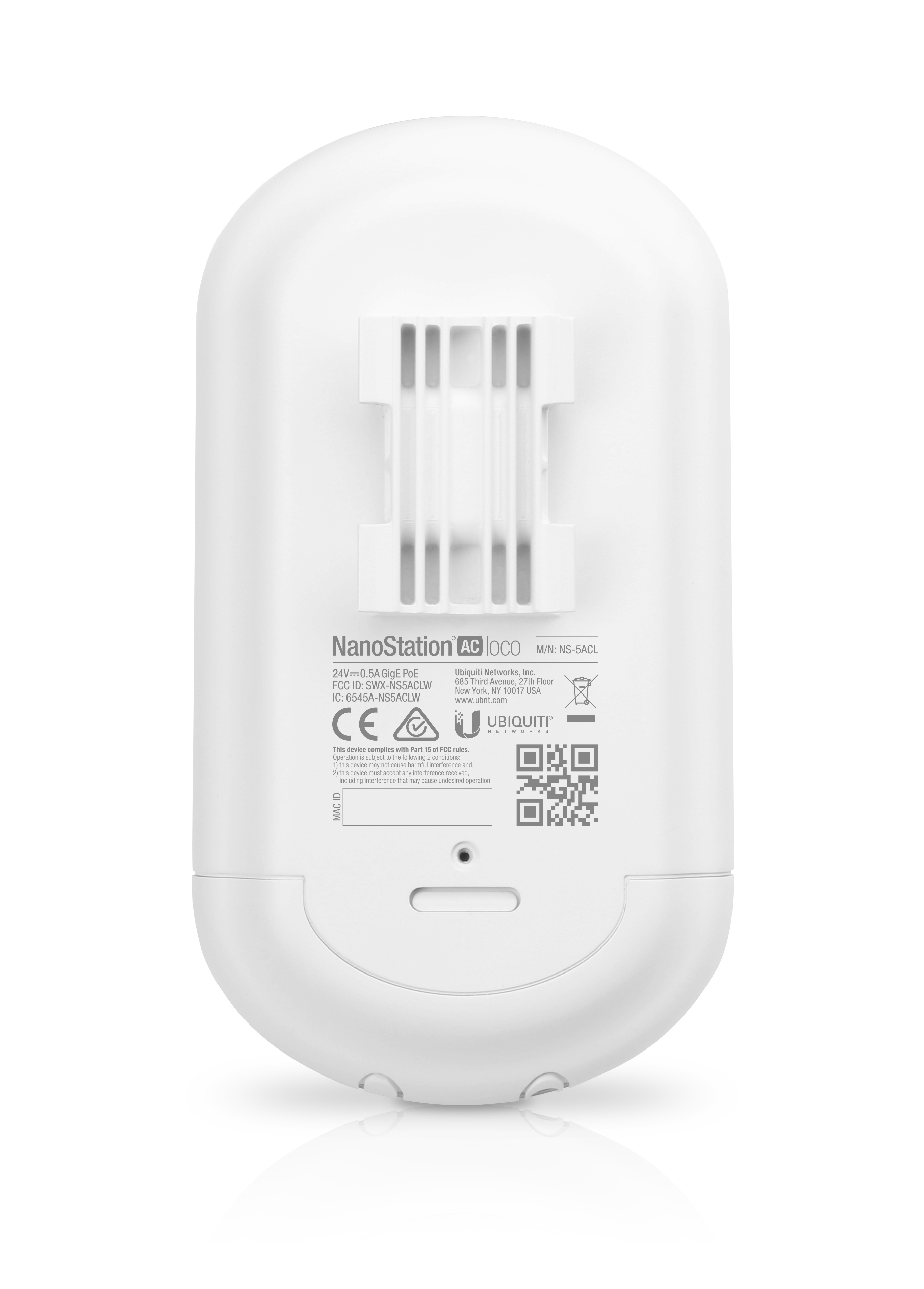 Weiße NanoStation AC LOCO mit Produktinformationen und QR-Codes.