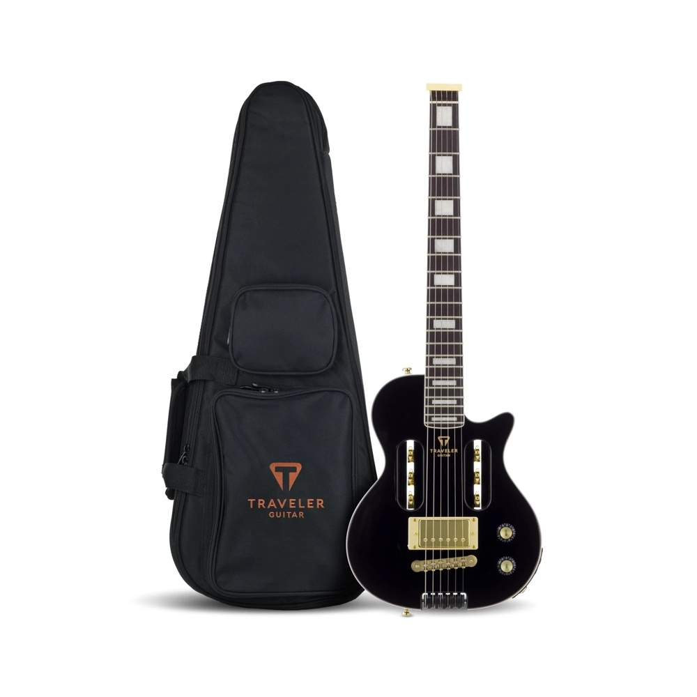 Altın donanımlı siyah elektro gitar, siyah taşıma çantasıyla yan yana duruyor.
