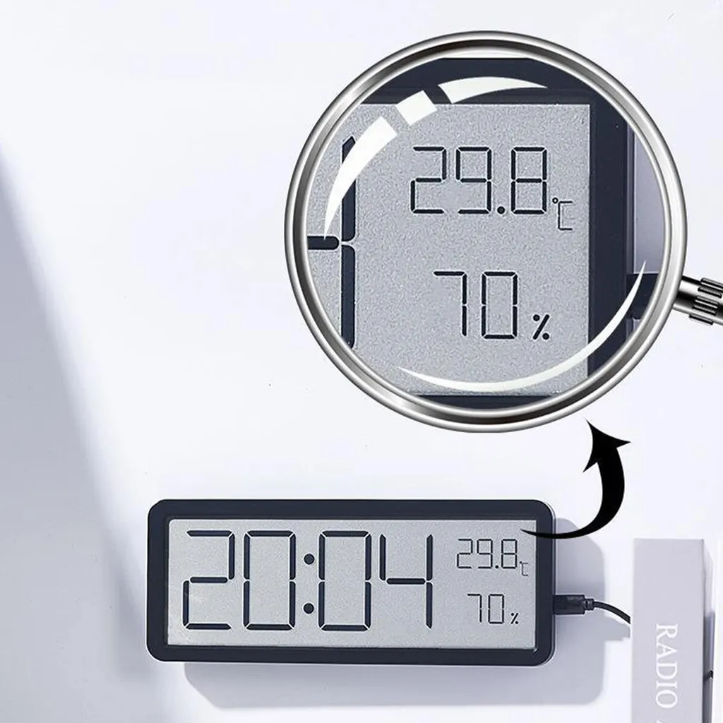 Digitaluhr zeigt 20:04, daneben Thermometer/Hygrometer mit 29.8C und 70%.