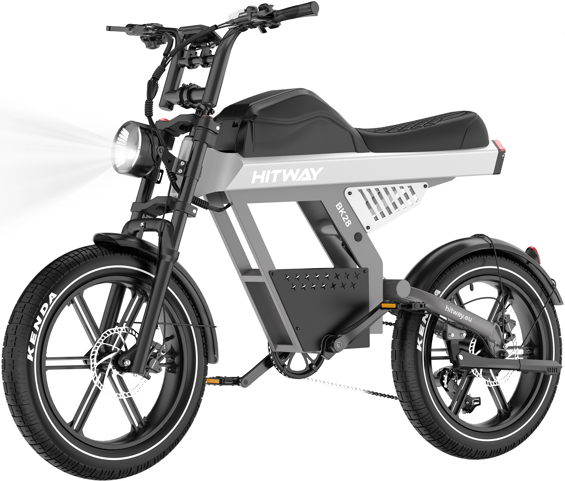 Een zwarte elektrische fiets met een zilverkleurig frame, verlichte koplamp en zwarte wielen.