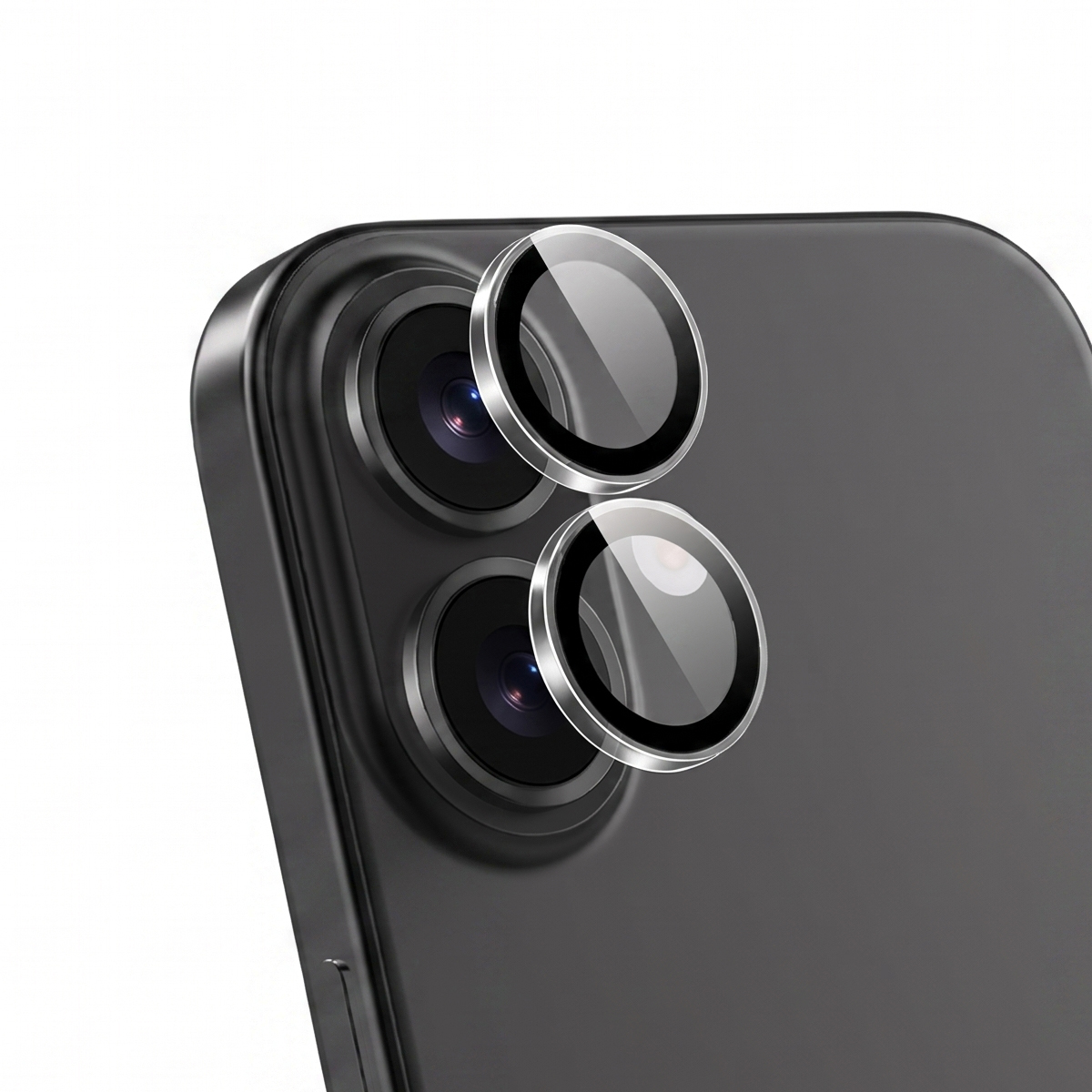 Close-up van donkere smartphone cameralenzen met beschermende glazen afdekkingen.