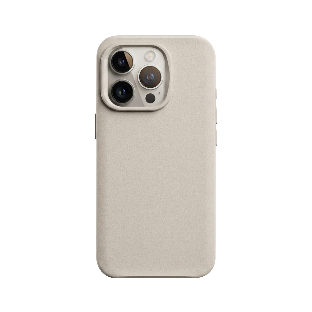 Een beige telefoonhoes met drie cameralenzen op een witte achtergrond.