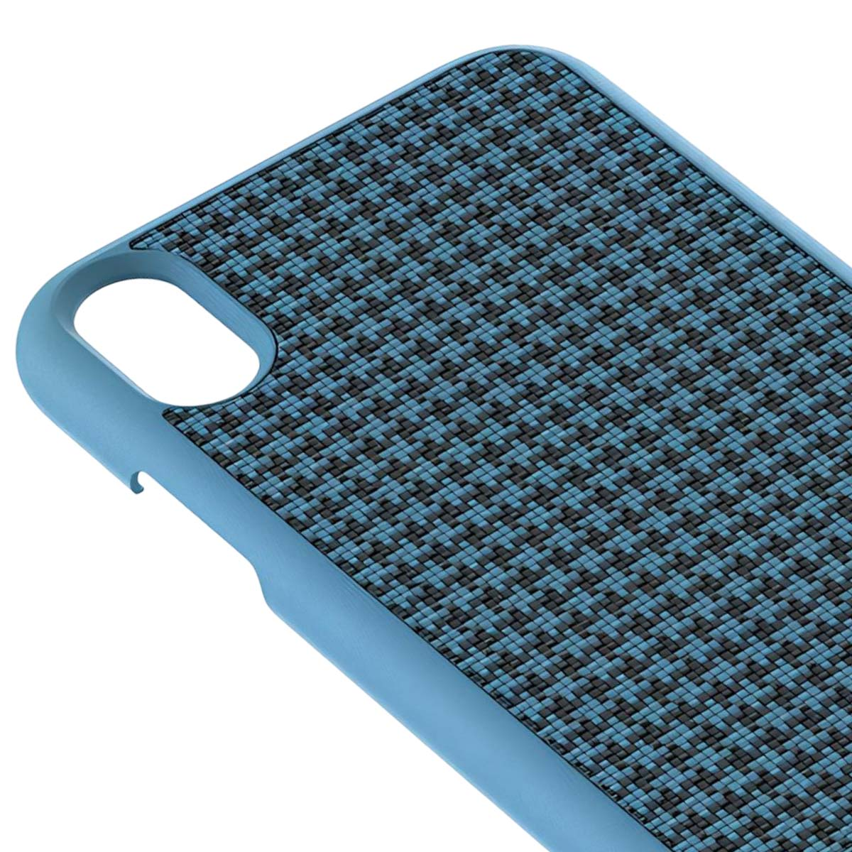 Primo piano di una custodia per telefono blu con motivo a trama di quadrati neri e azzurri.