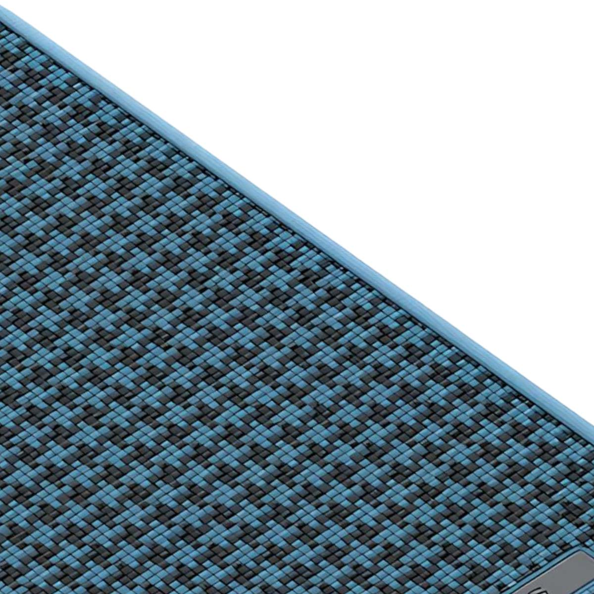 Tessuto blu e nero con motivo diagonale e bordo blu.
