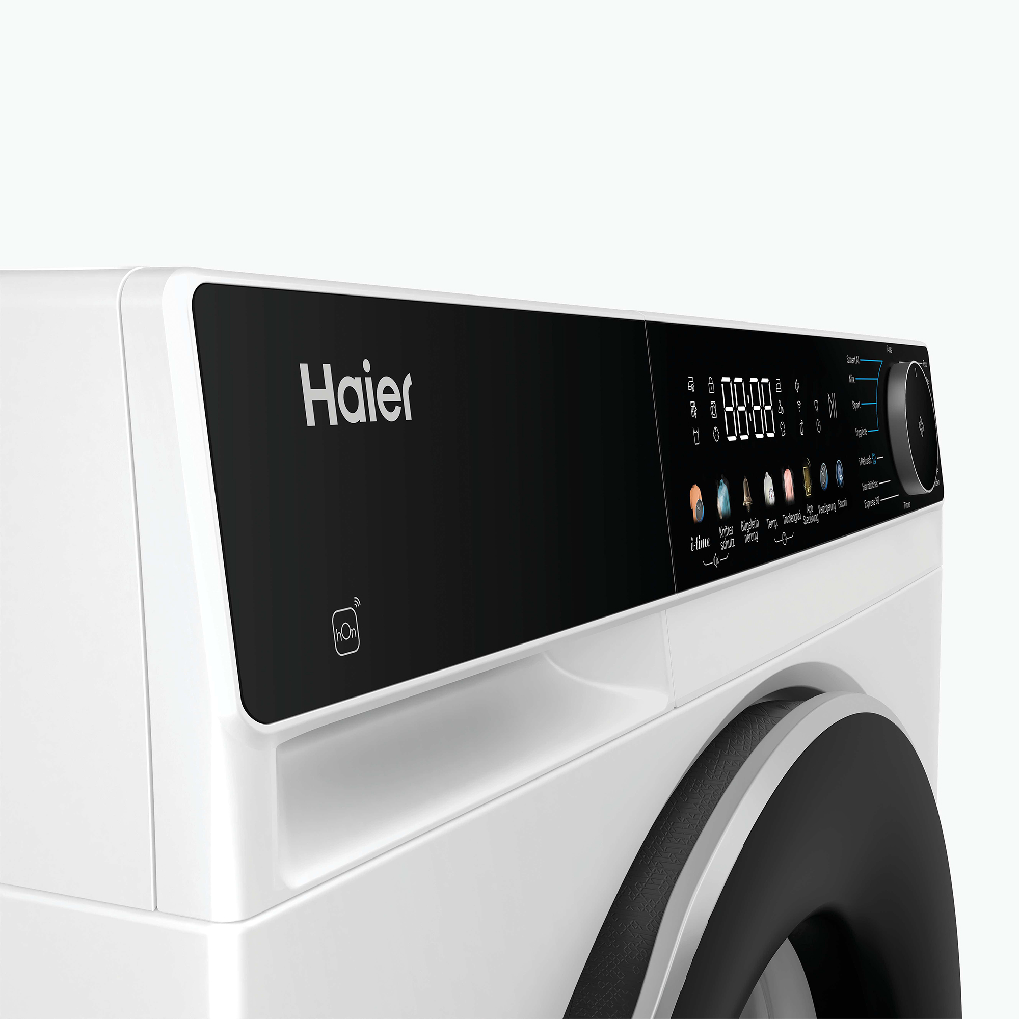 Eine weiße Haier Waschmaschine mit digitalem Display und Bedienknopf.