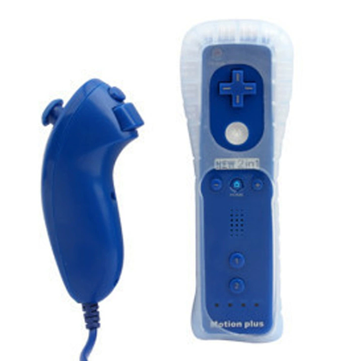 Due controller blu Nintendo Wii su sfondo bianco.