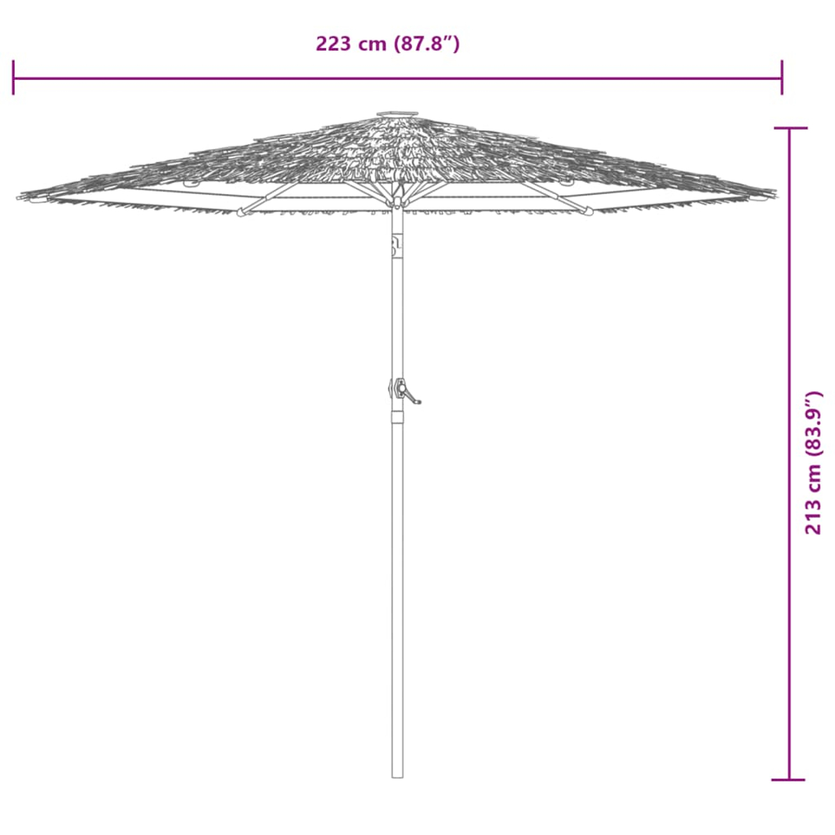 Un parasole con tetto di paglia, largo 223cm e alto 213cm.
