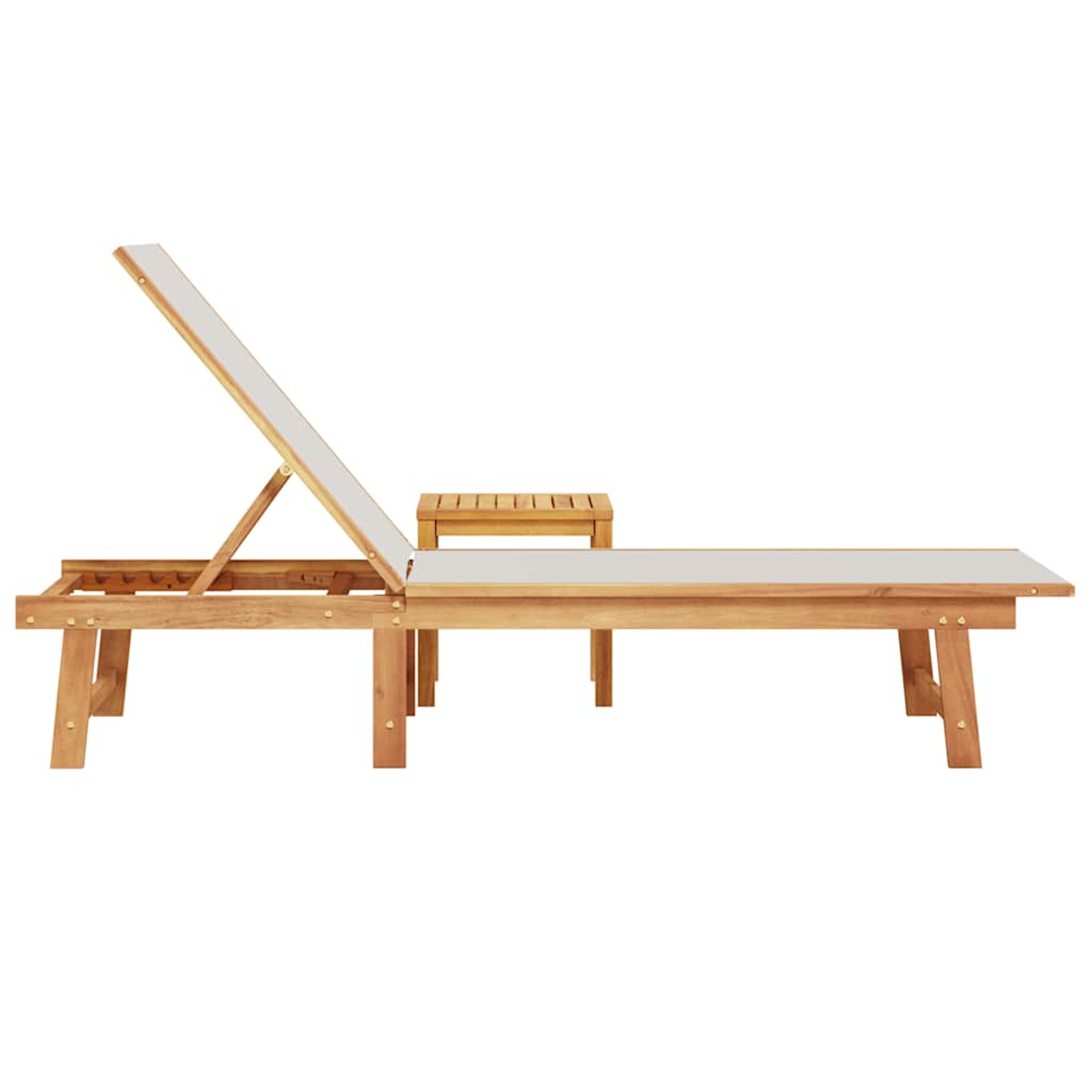 Holzliege mit verstellbarer Rückenlehne und kleinem Beistelltisch.