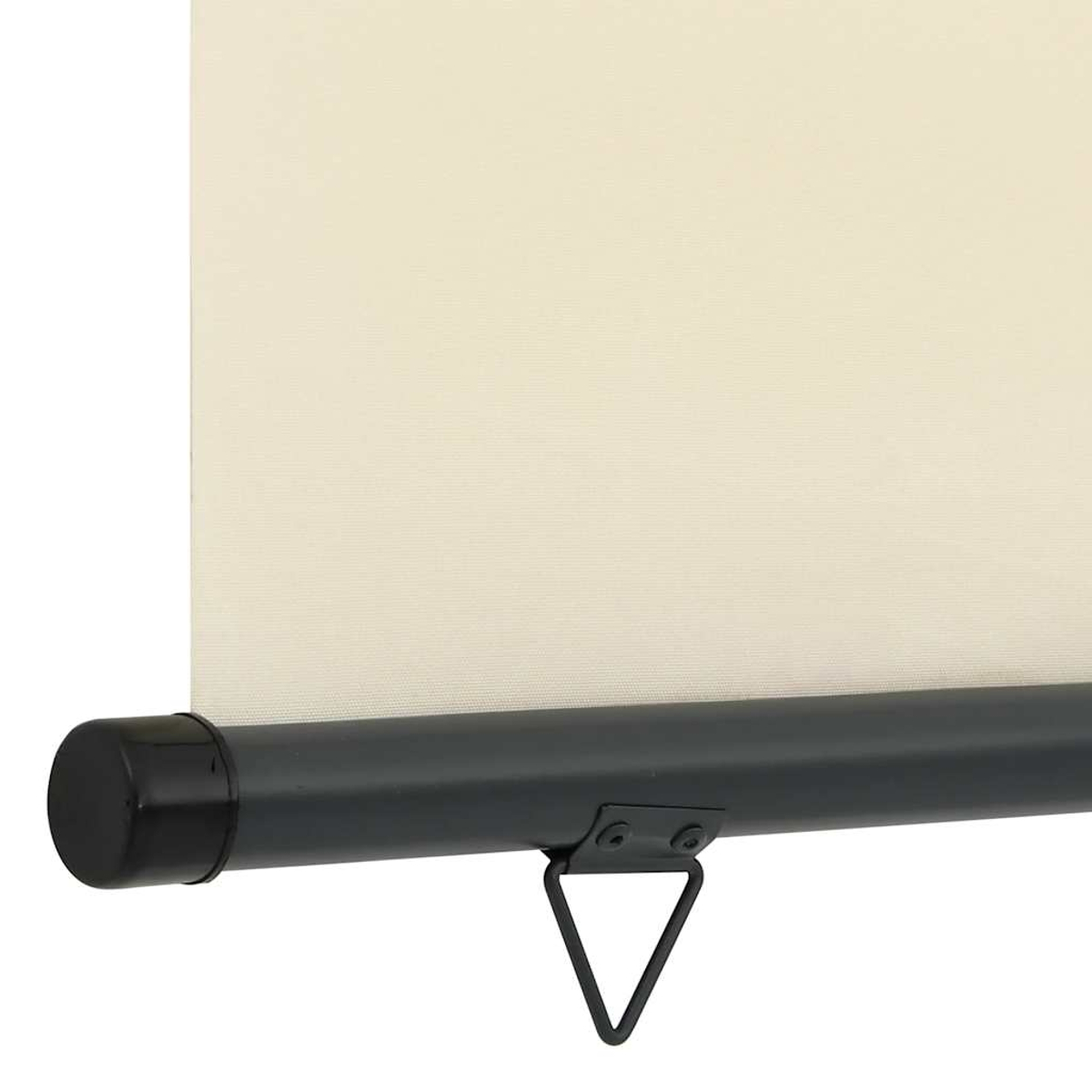 Una tenda da sole color crema si arrotola su un'asta scura con manico triangolare.