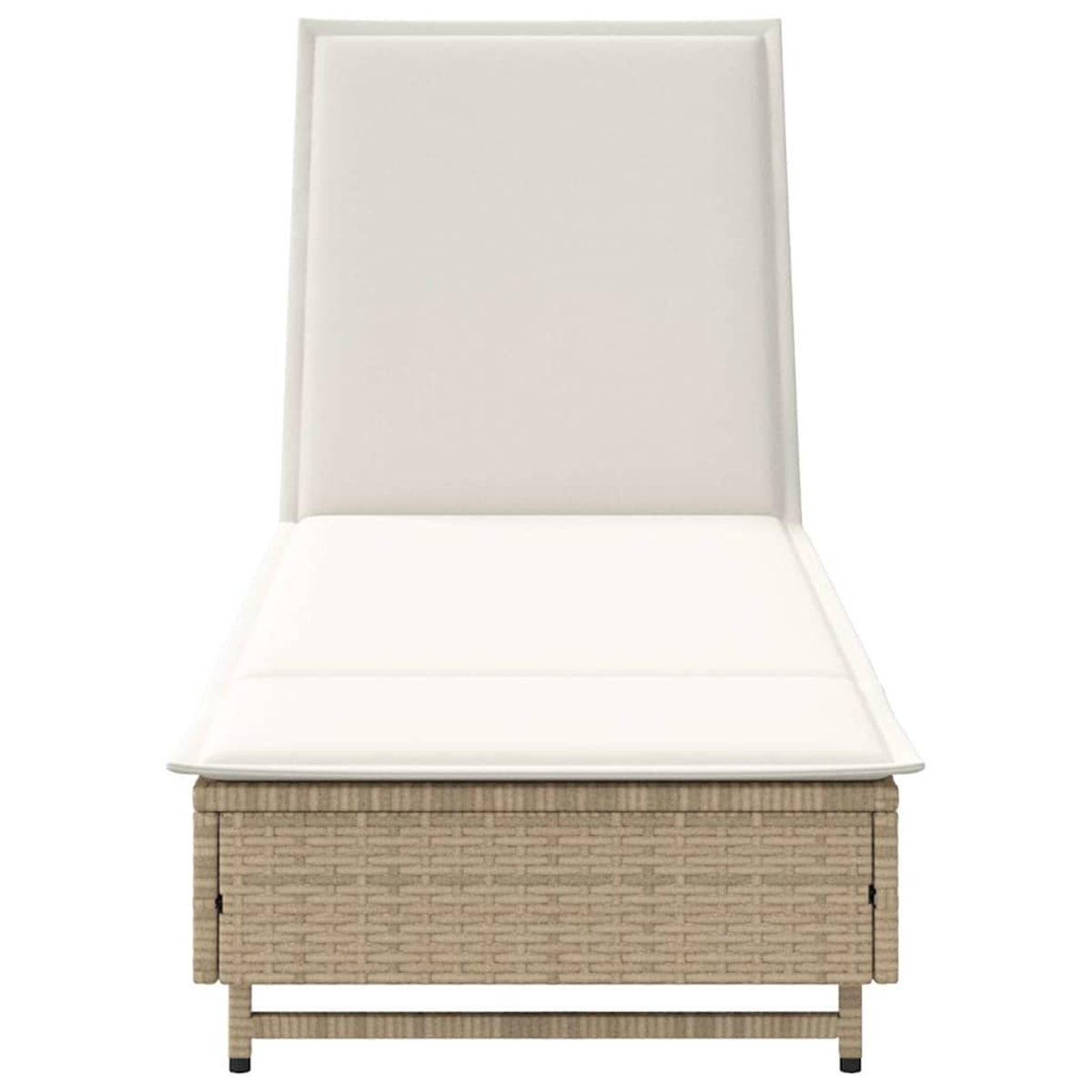 Lettino prendisole in rattan beige con schienale regolabile e cuscino spesso.