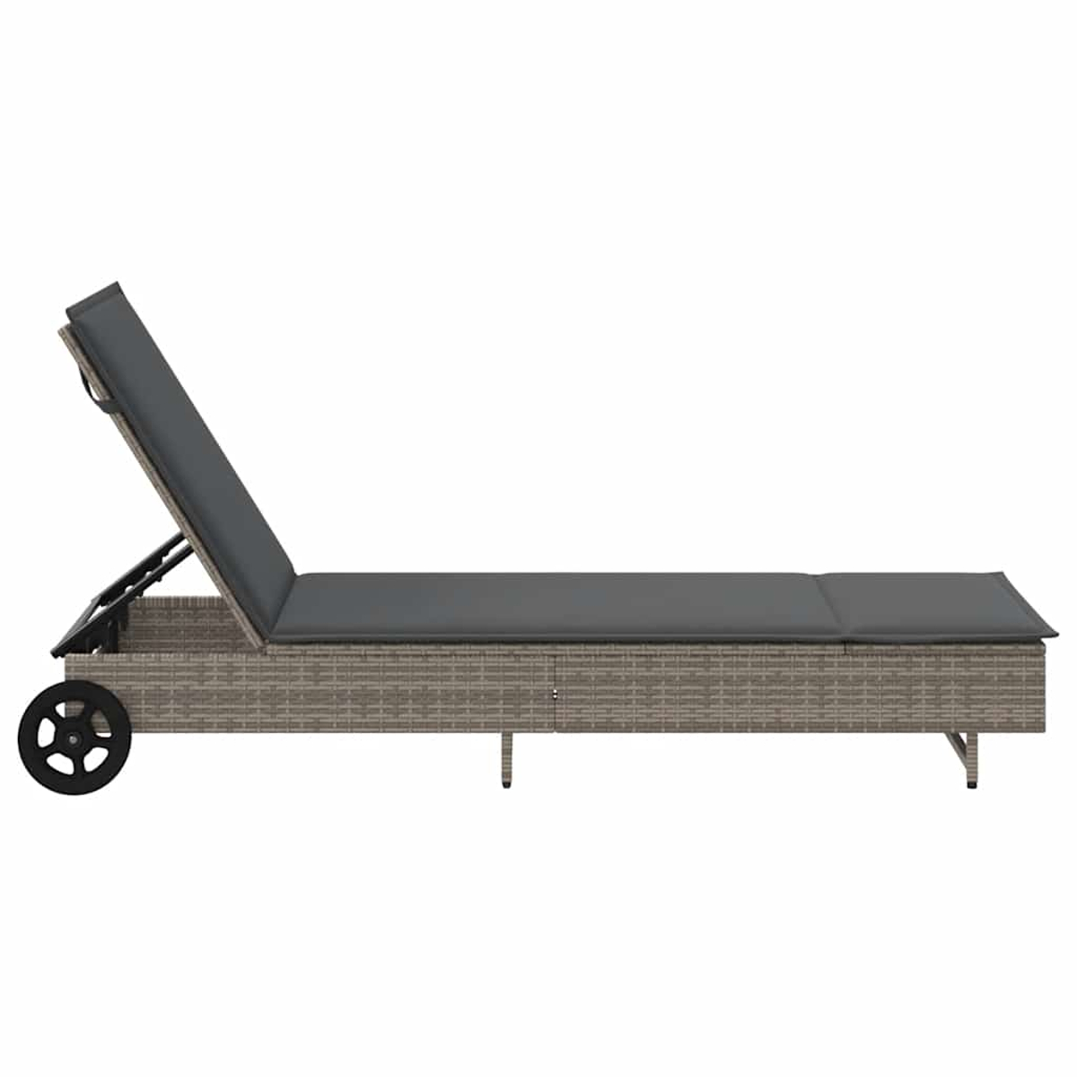 Lettino prendisole in rattan grigio con schienale regolabile e ruote.