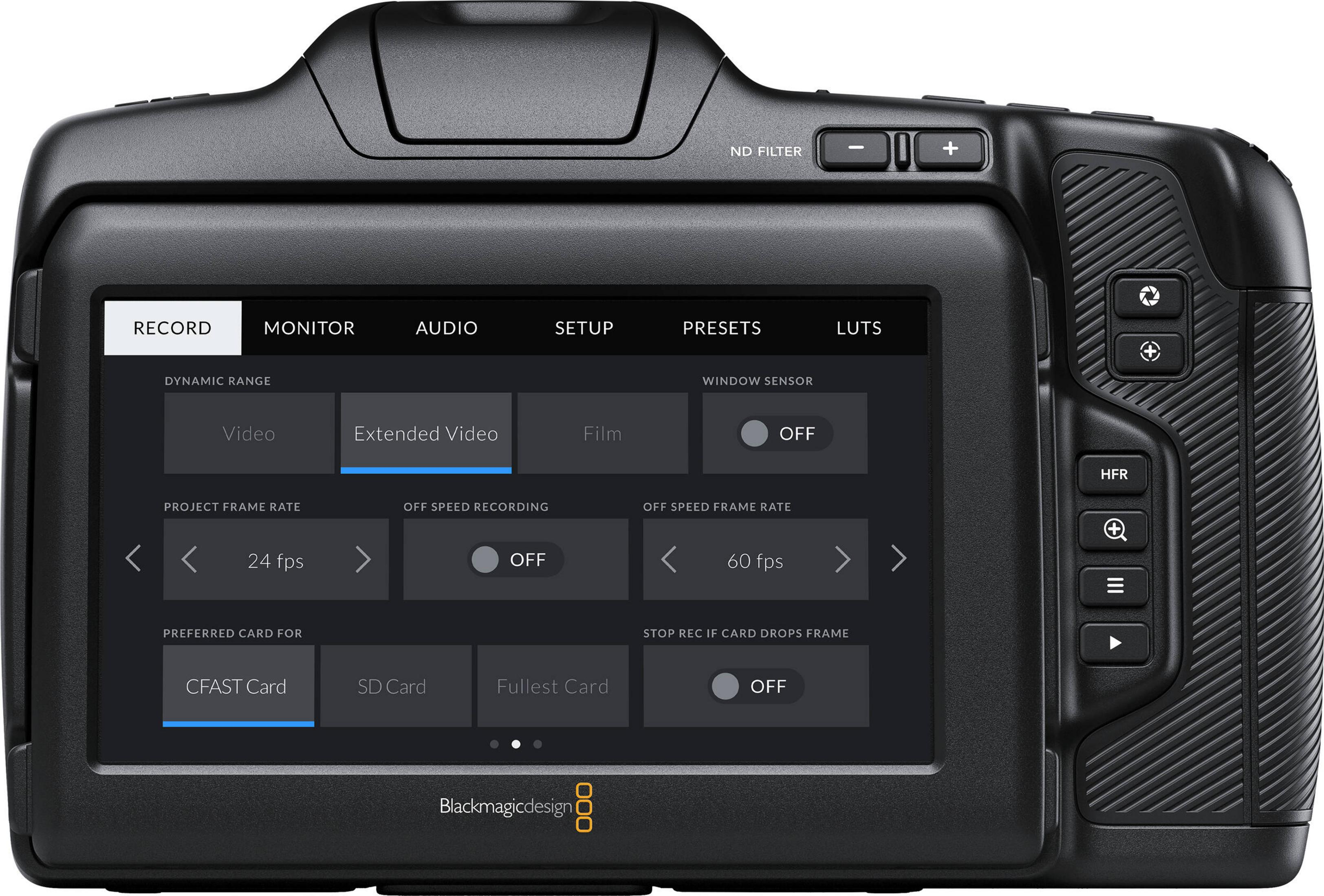 Tył kamery Blackmagic pokazujący ustawienia menu dla nagrywania, zakresu dynamicznego i liczby klatek na sekundę.