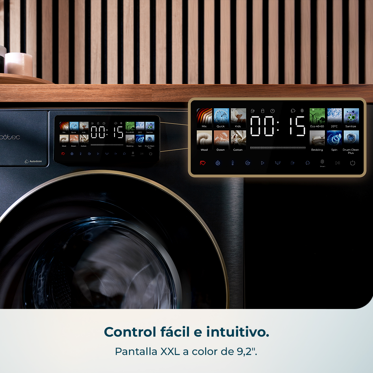 Lavatrice moderna con display touchscreen che mostra i programmi di lavaggio.