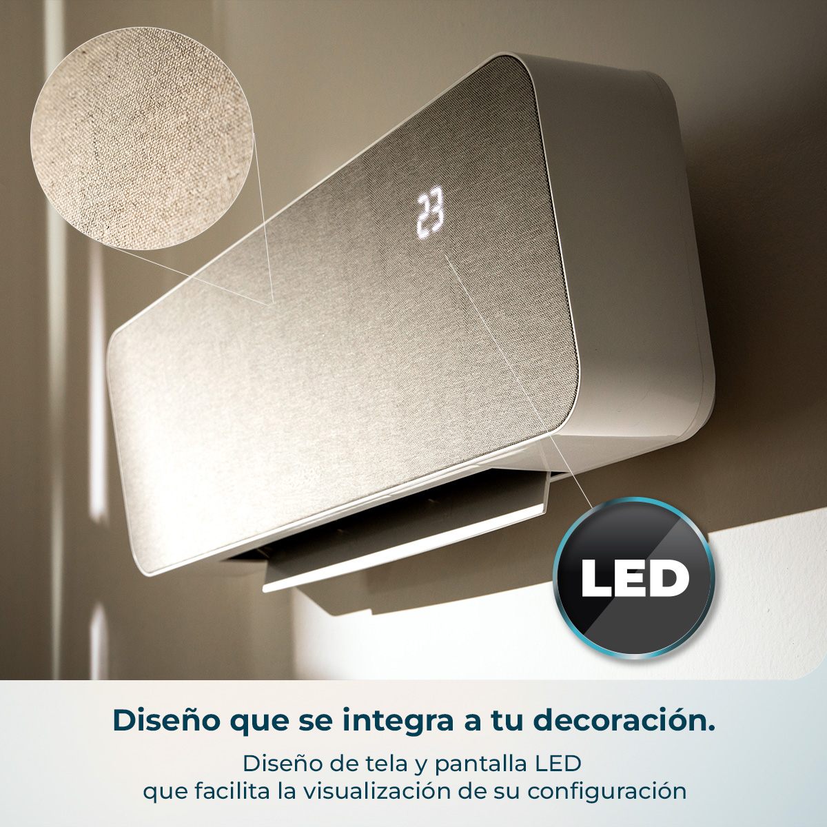 Un condizionatore con frontale in tessuto e display LED a 23 gradi.