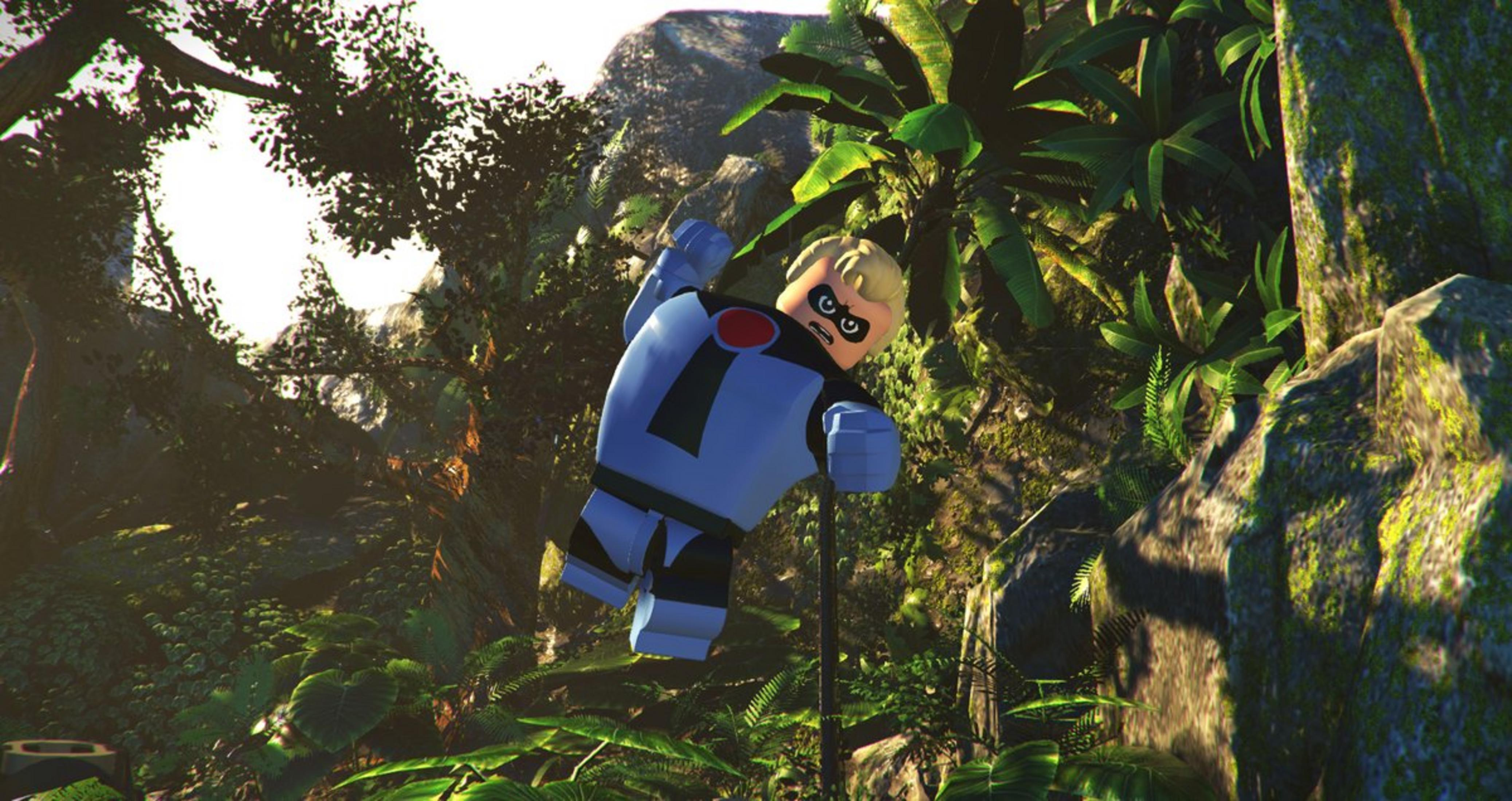 Un personnage Lego en costume bleu avec des touches rouges pend d'une perche dans une jungle.