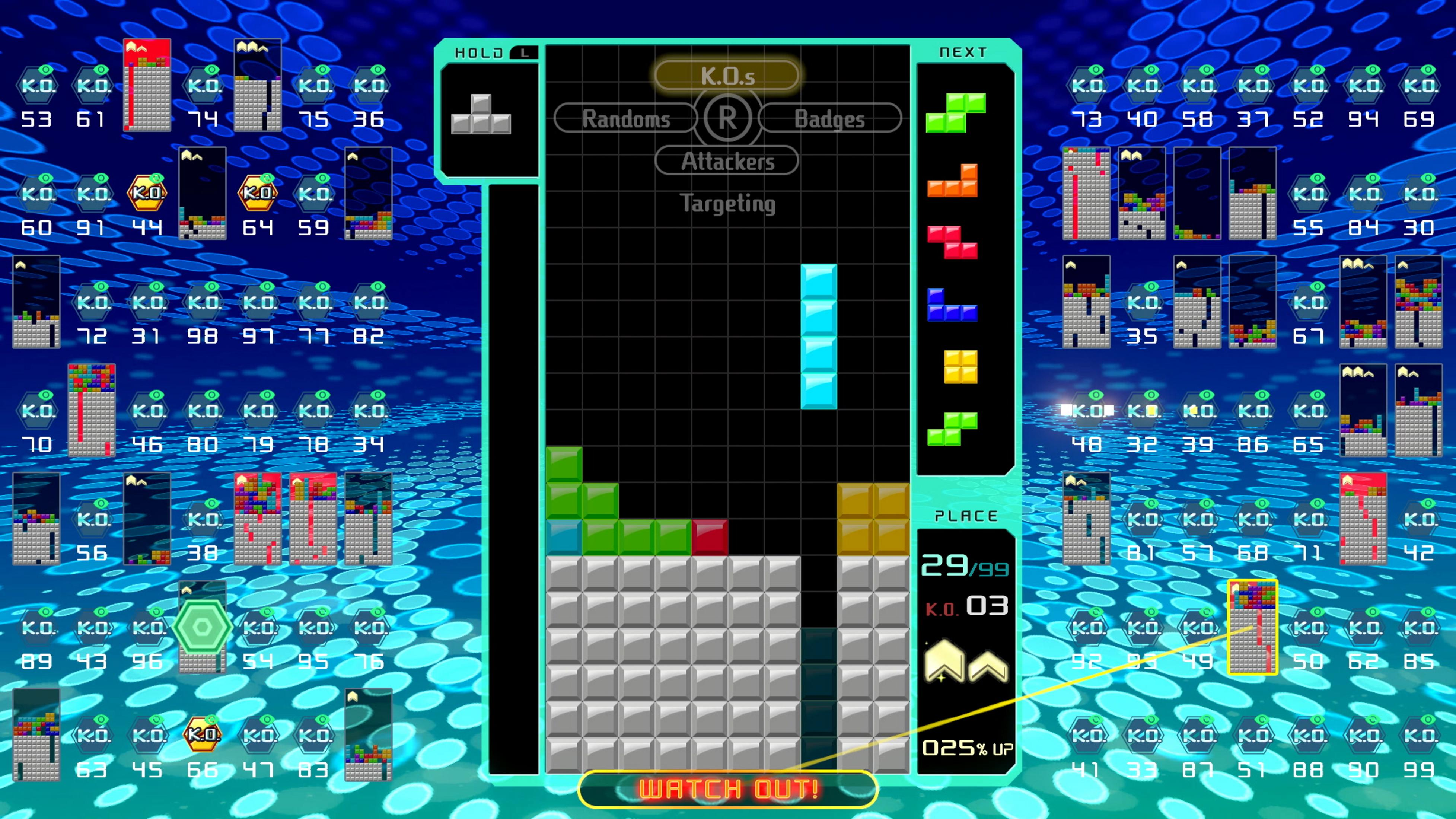 Un gioco Tetris mostra molti indicatori K.O. e blocchi.