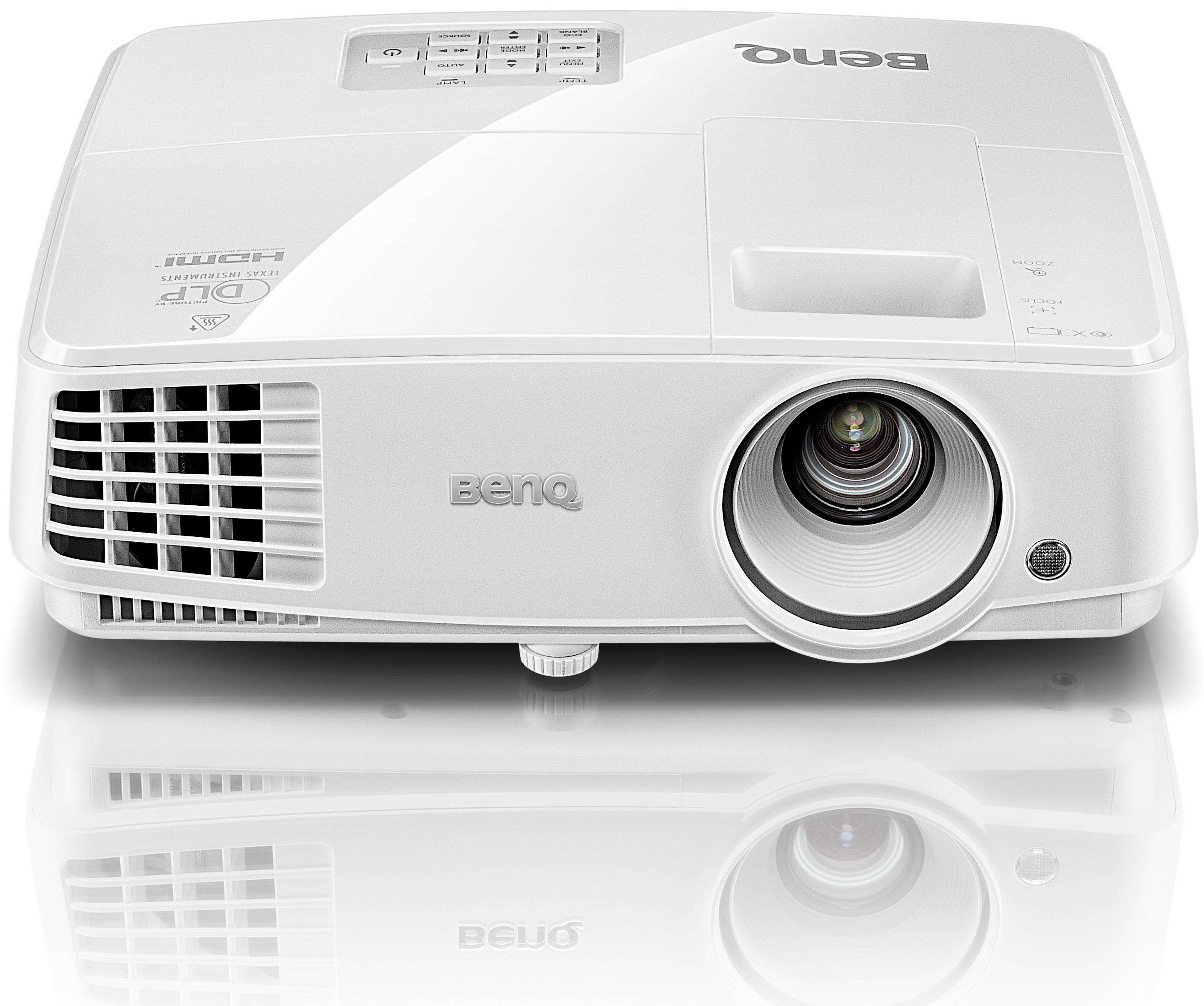 Un proiettore BenQ bianco con lente frontale, prese d'aria e pulsanti.