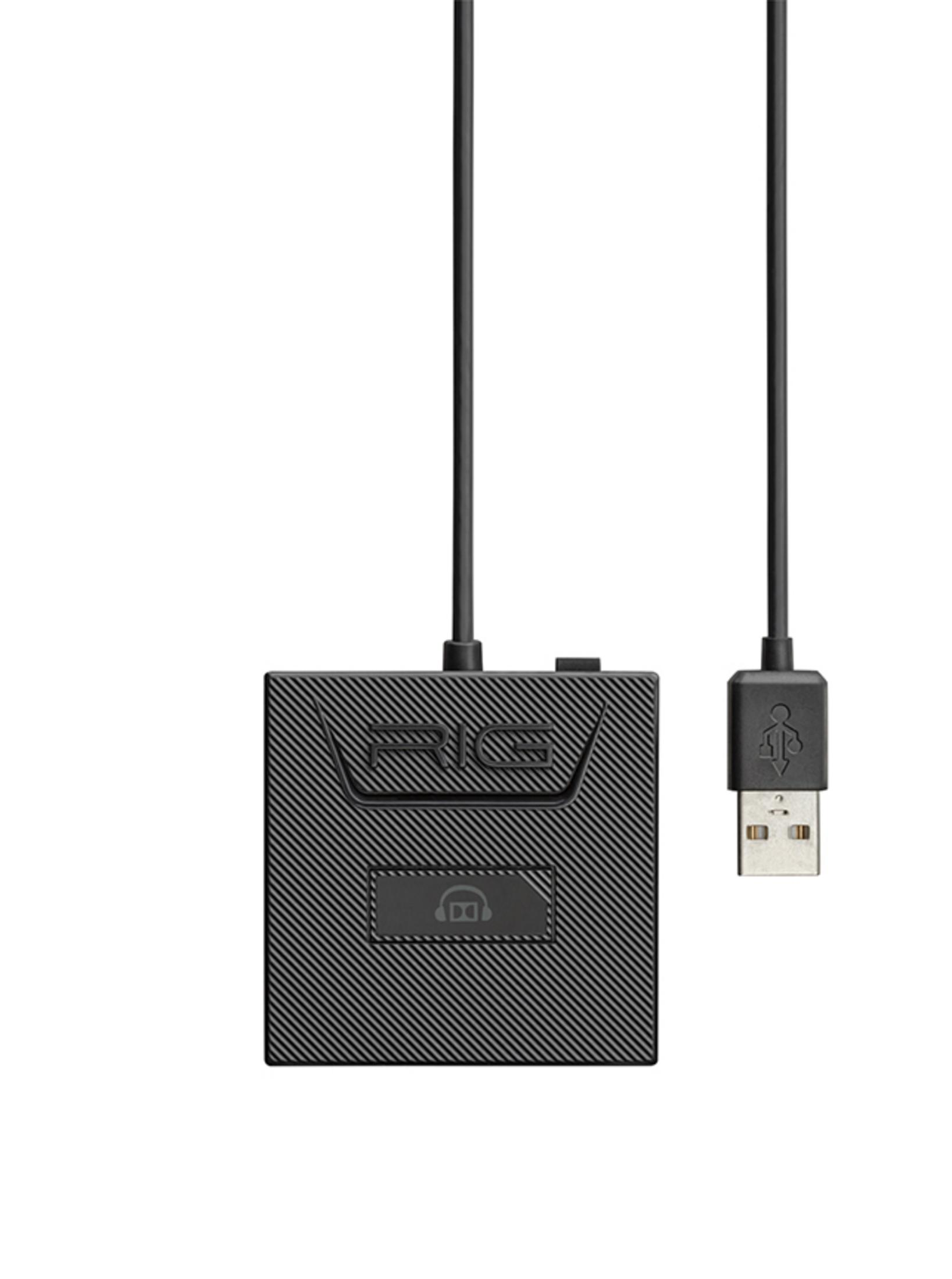 Un adattatore USB nero con cavo e spina USB.