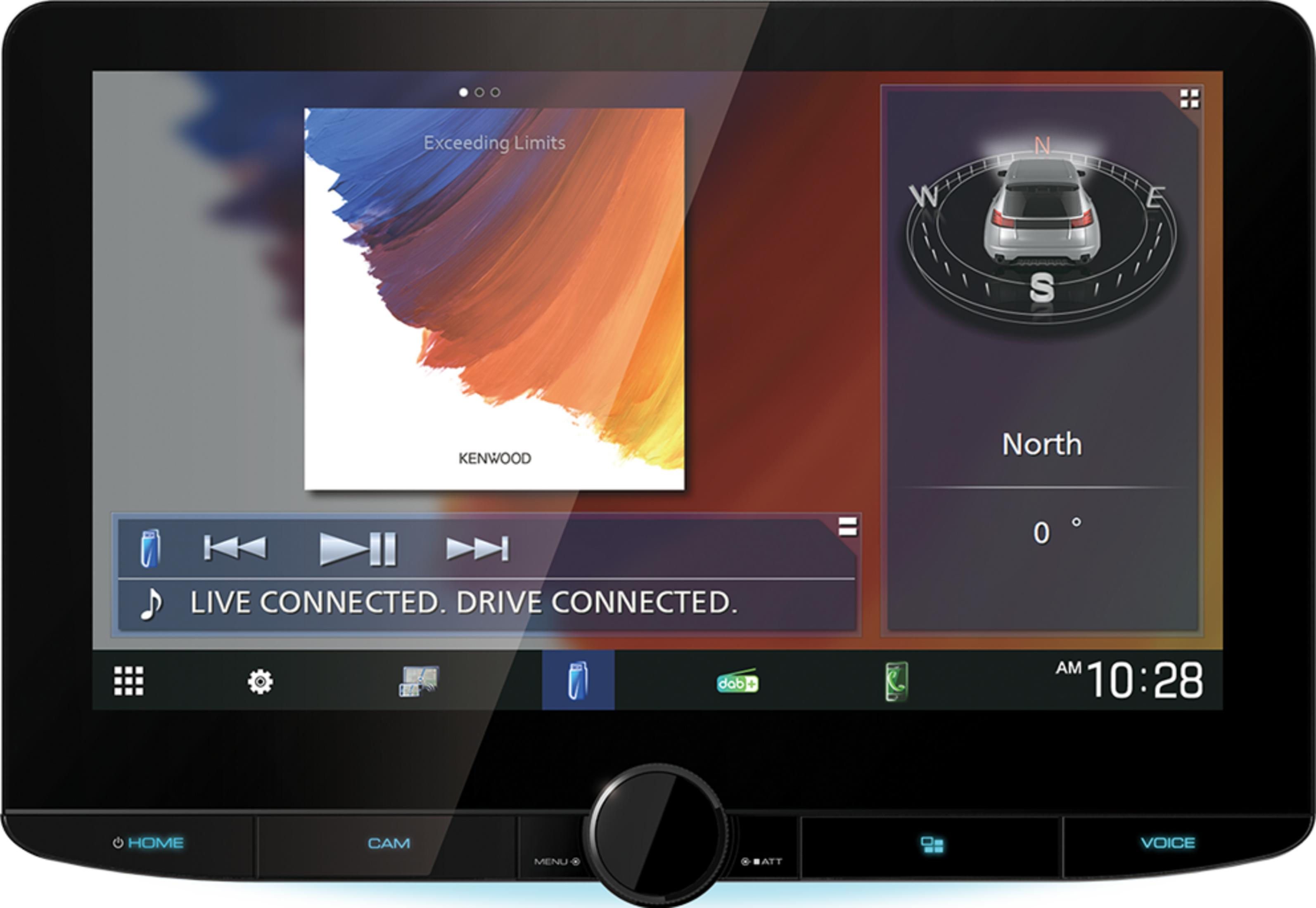 Ein Autoradio-Touchscreen zeigt Musik und Navigation. Zeit ist 10:28.