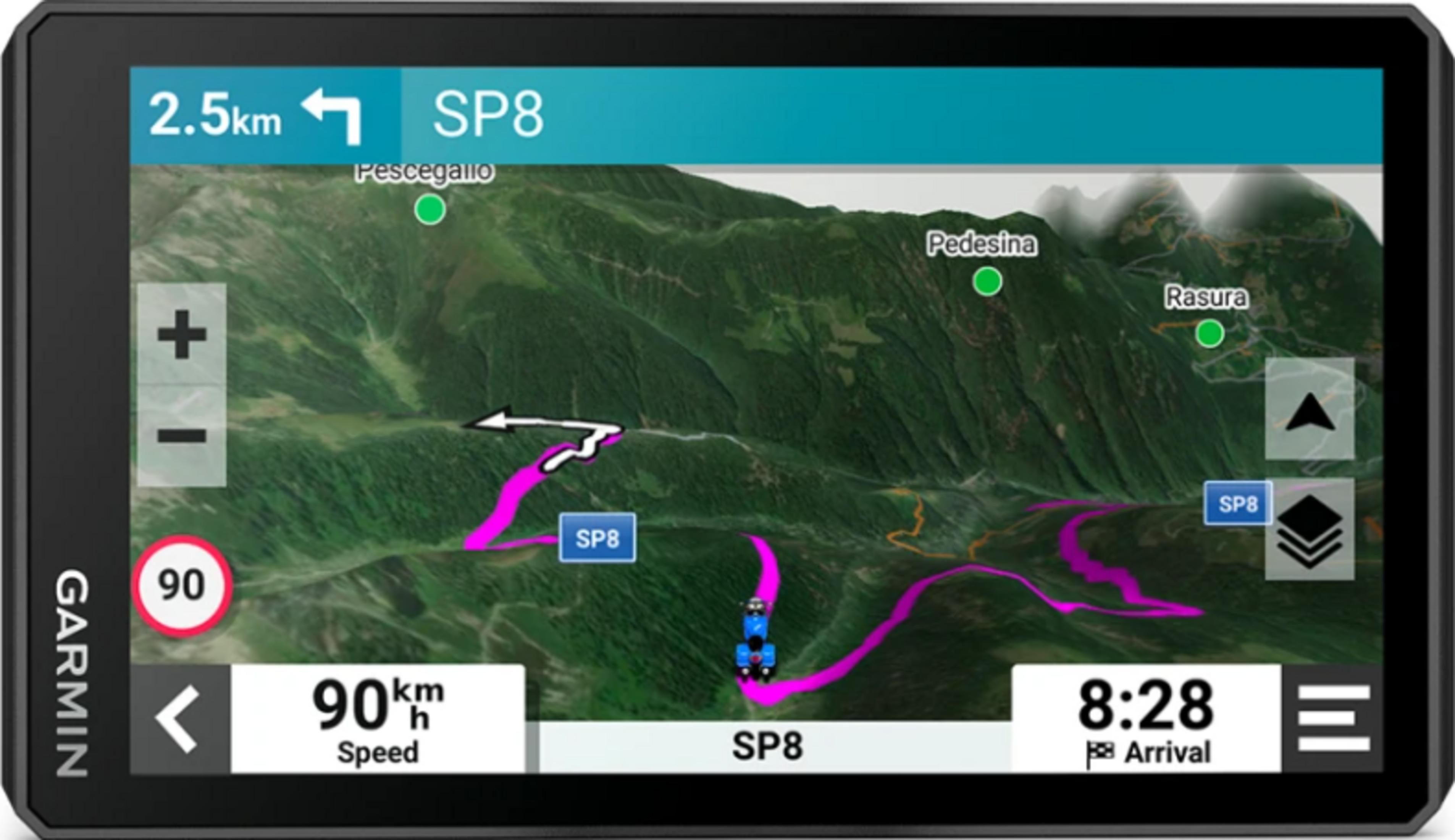 Dispositivo GPS mostra un percorso di montagna con indicatori viola, scooter e dati.