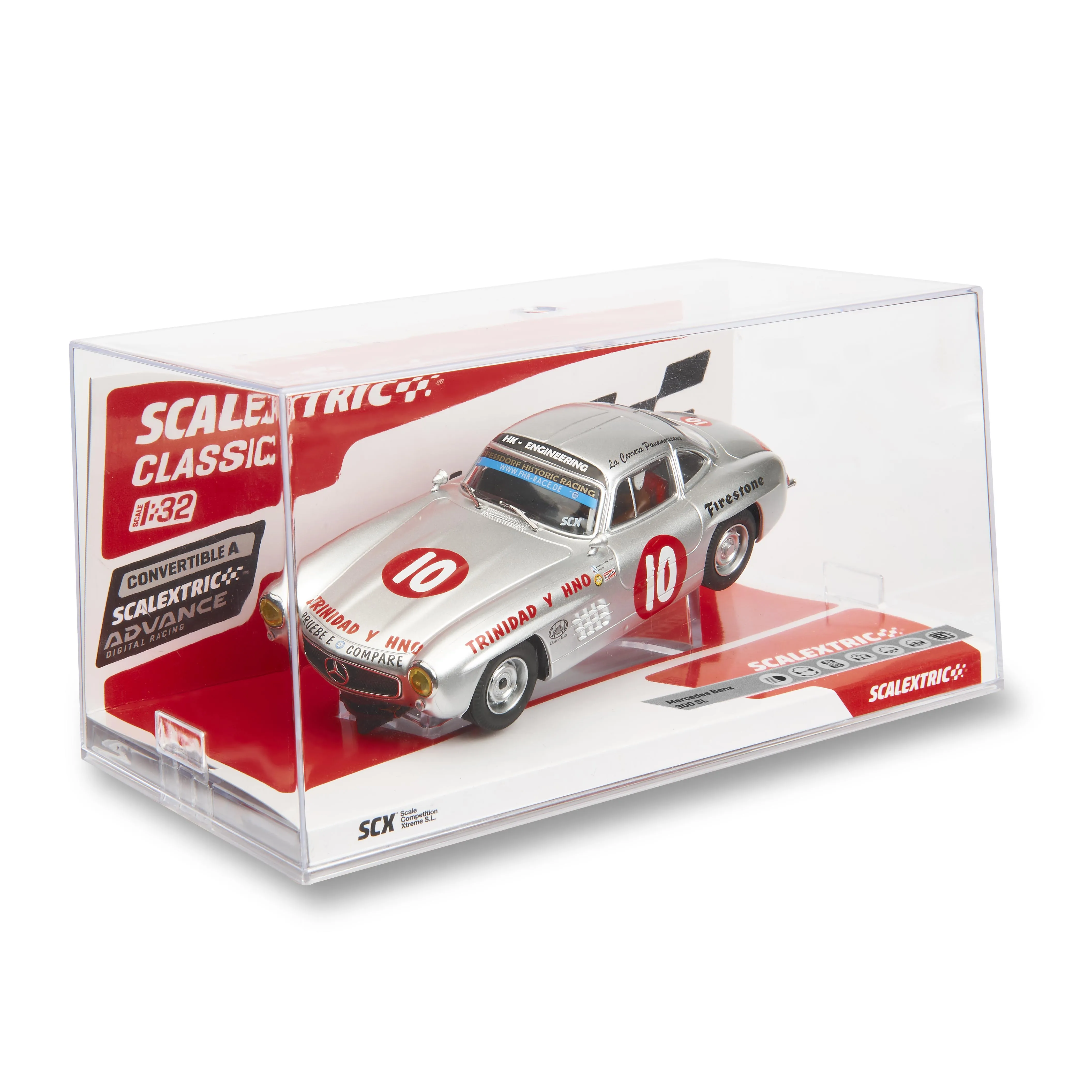 Coche de slot plateado Scalextric Mercedes-Benz 300 SL en su caja.