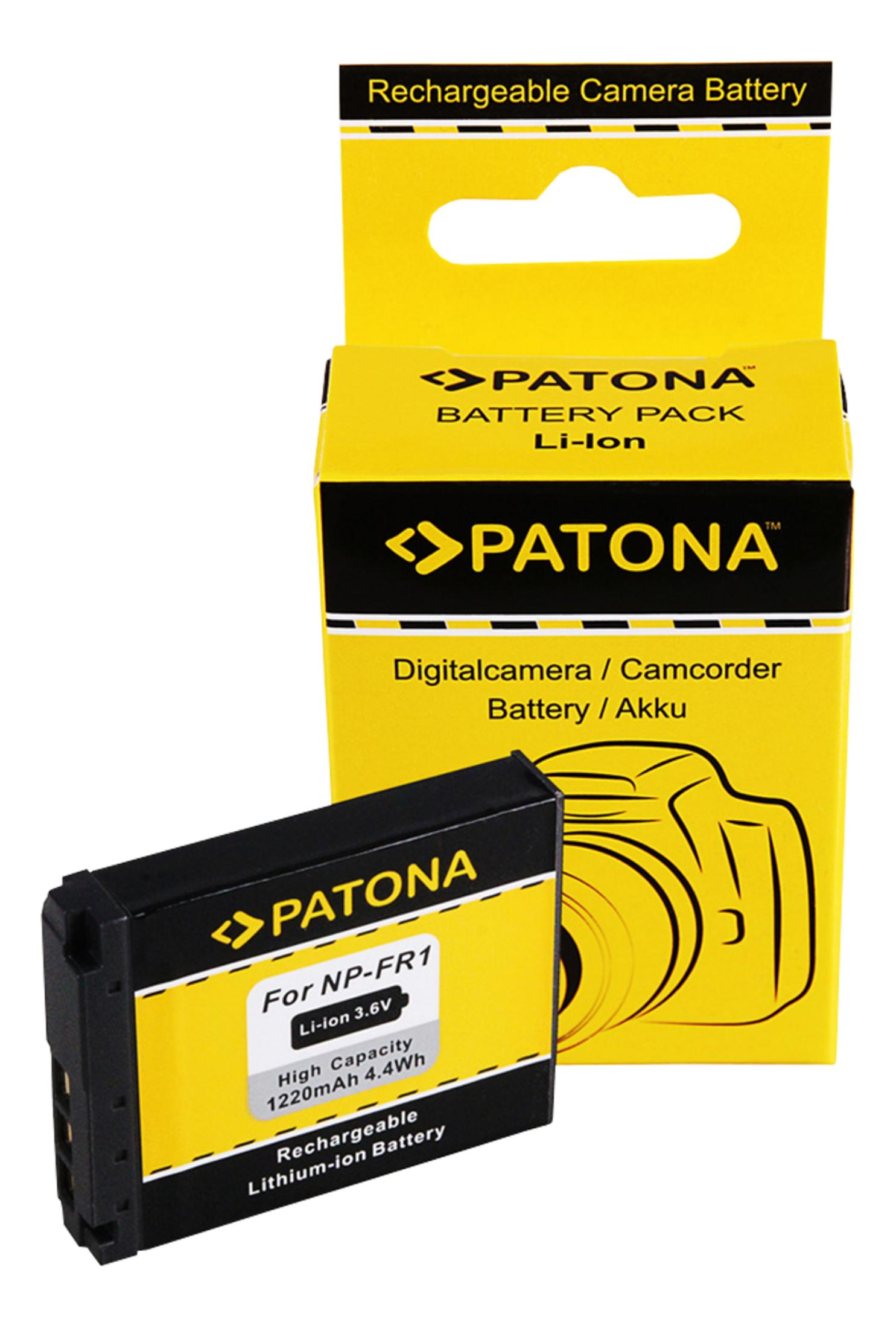 Ein Patona Li-Ionen-Akku für NP-FR1 liegt neben seiner gelben Verpackung.