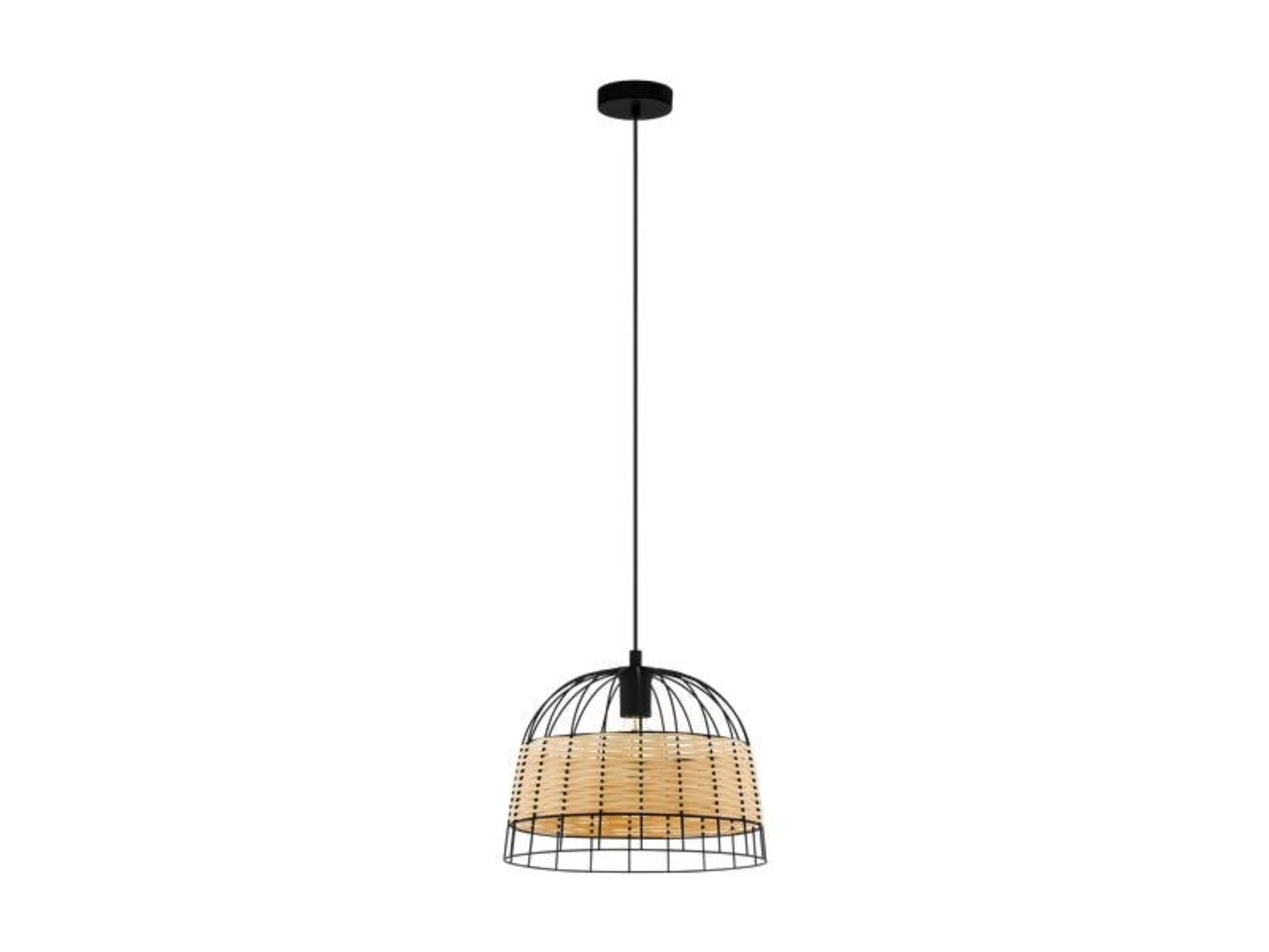 Eine Pendelleuchte mit schwarzem Metallkäfig und geflochtenem Lampenschirm aus Rattan.