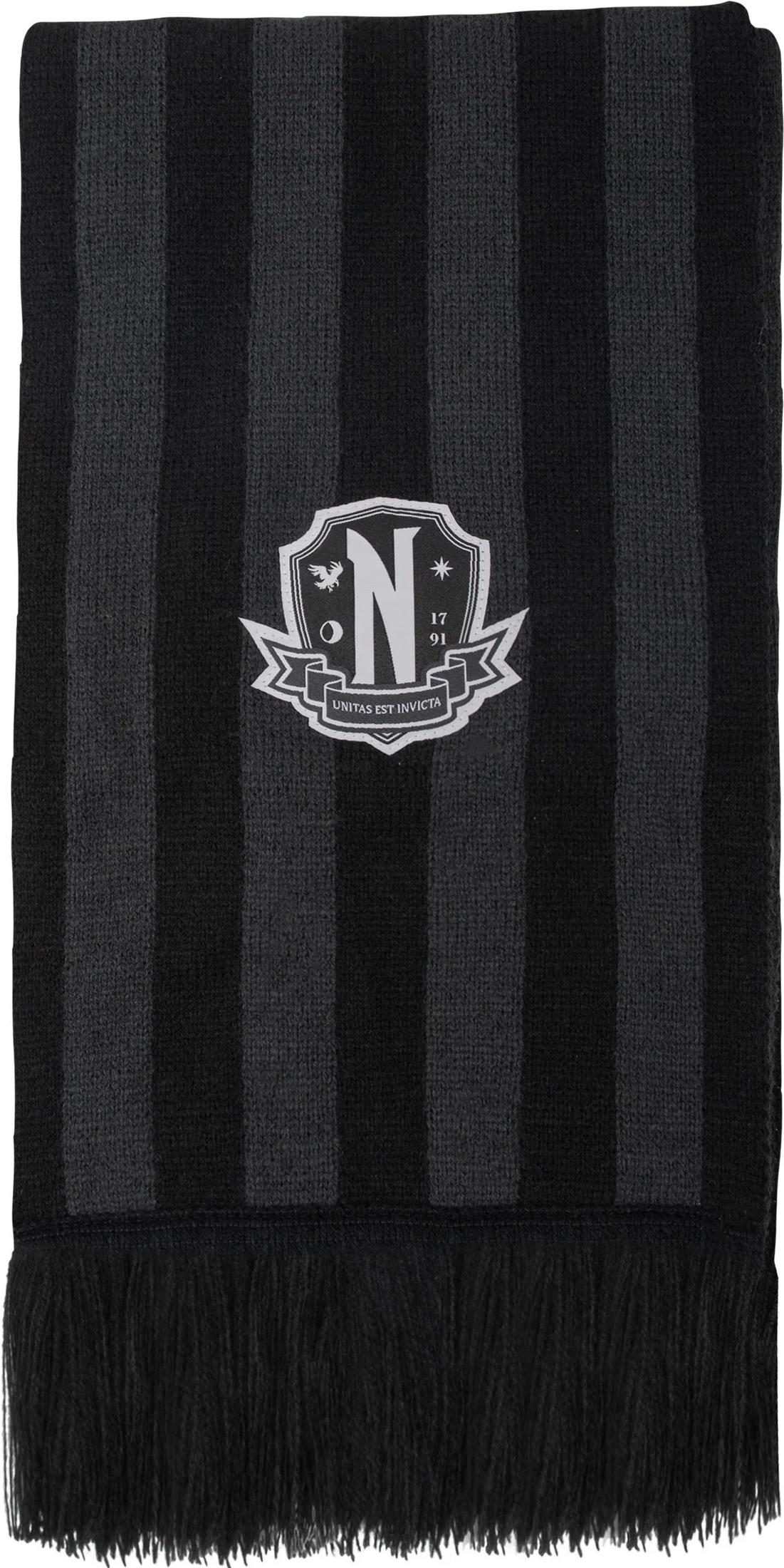 Ein dunkelgrauer und schwarzer gestreifter Schal mit einem Emblem.
