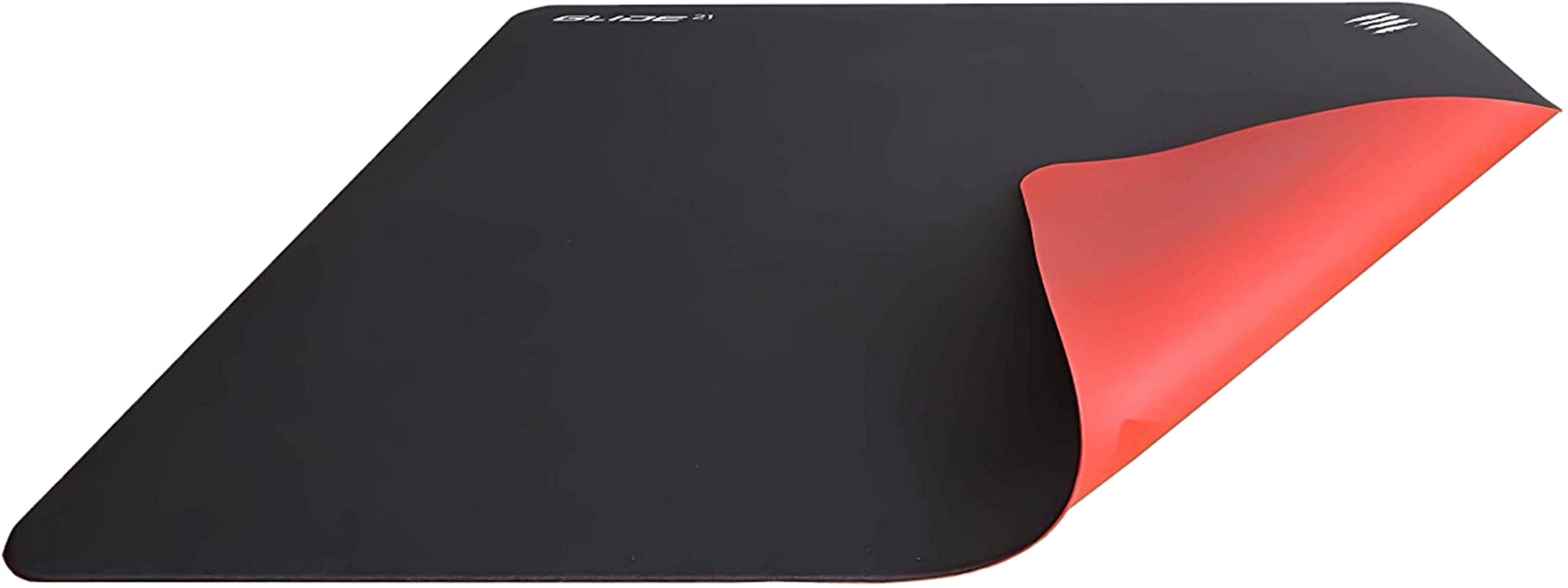 Schwarzes Mauspad mit umgeschlagener roter Unterseite. Text und Logo oben.