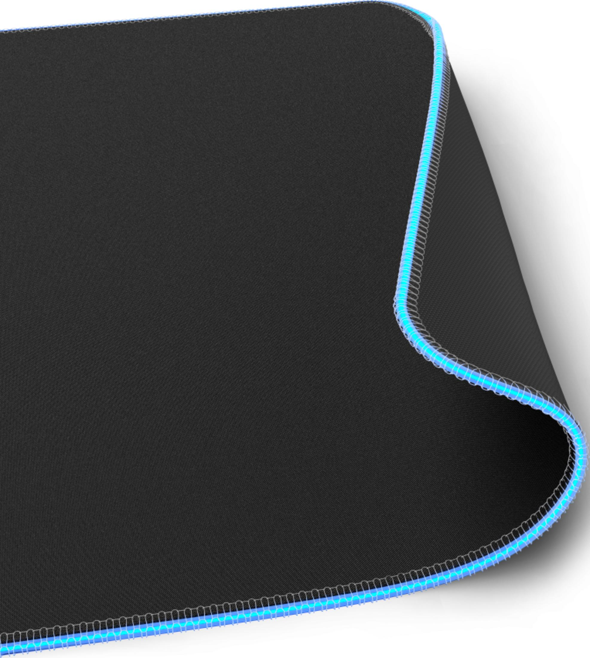 Schwarzes Mauspad mit leuchtend blauen Kanten, auf weißem Hintergrund.
