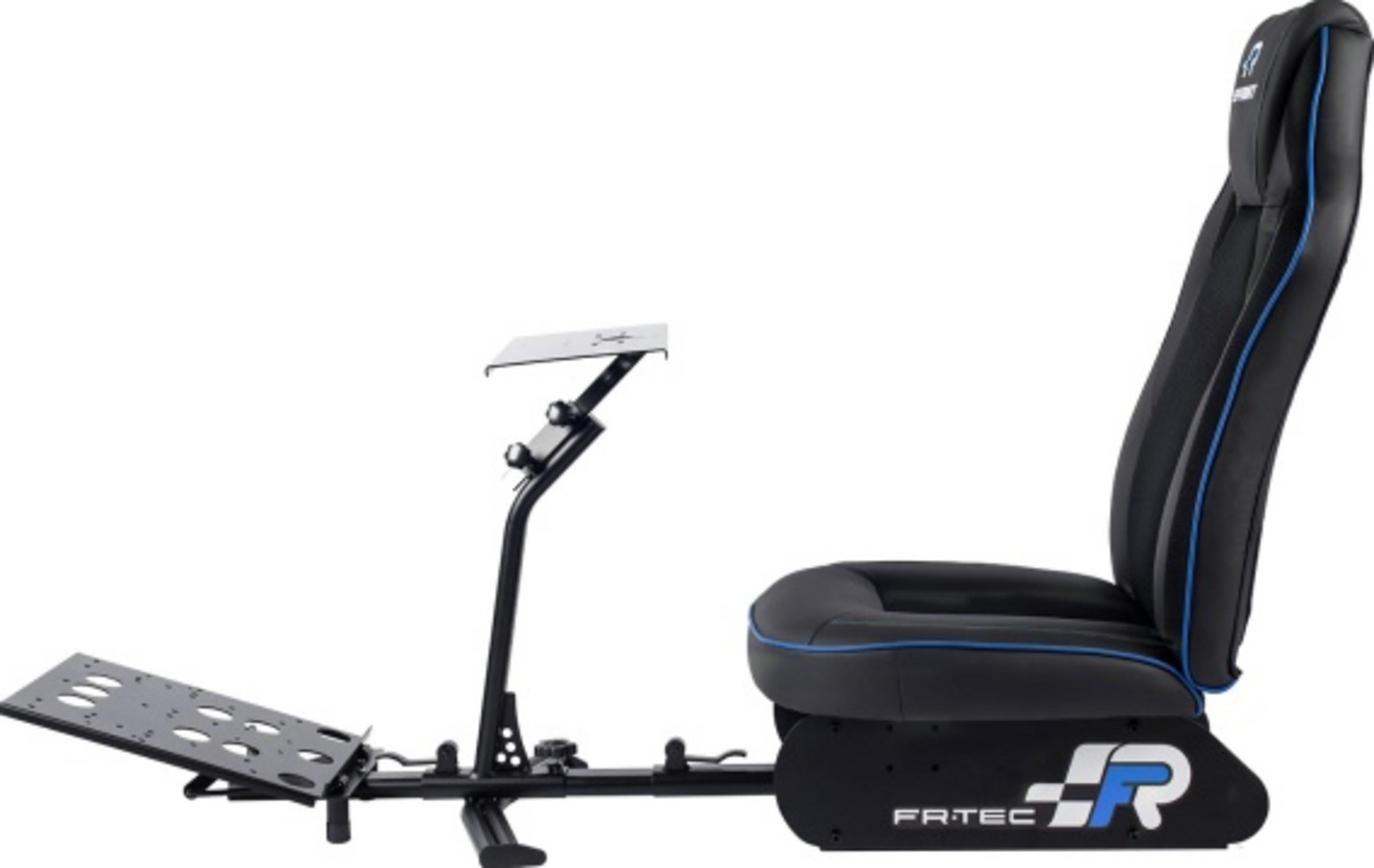 Asiento de simulador de carreras negro con ribete azul sobre marco metálico.