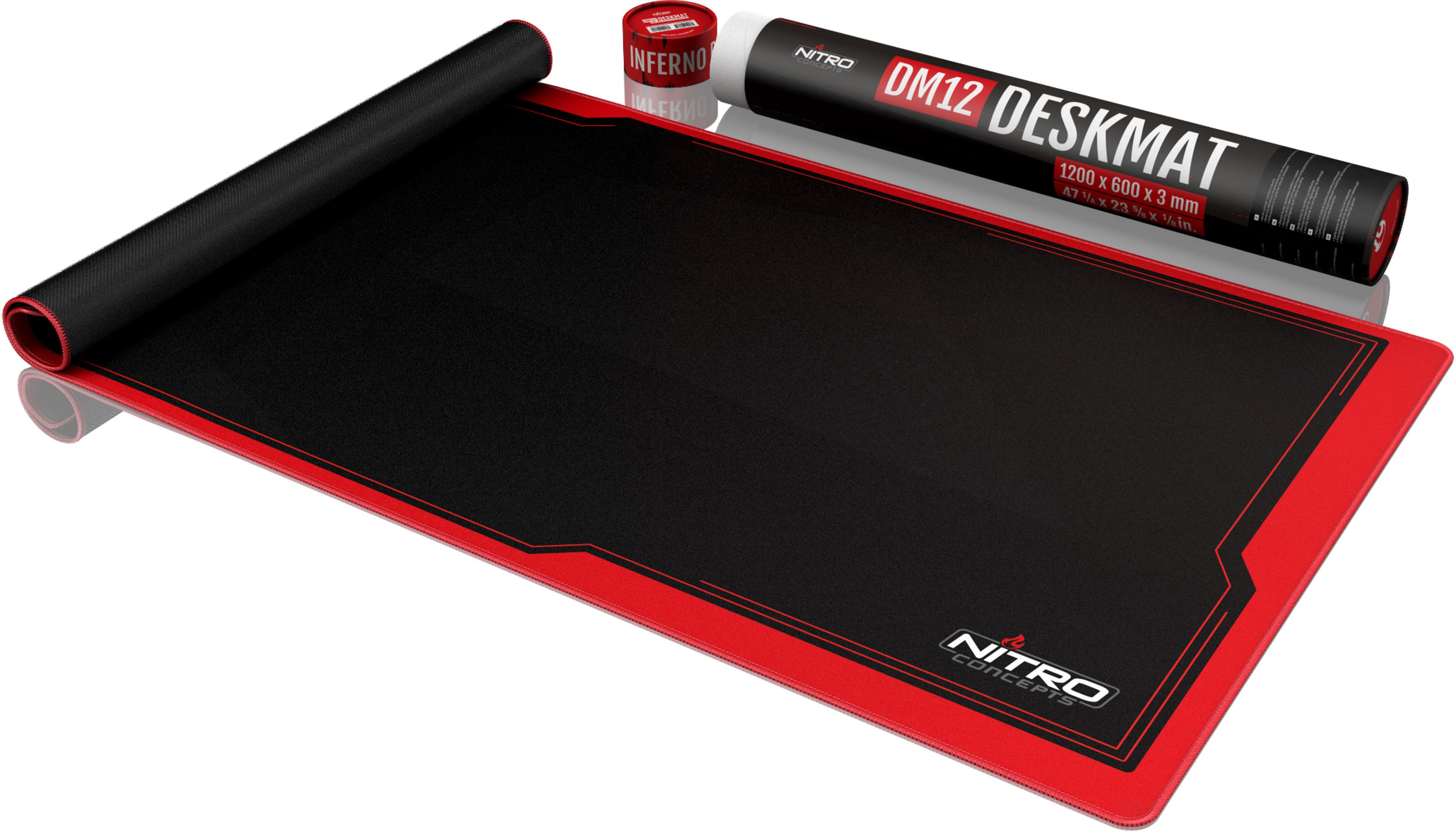 Tapis de bureau noir avec bordure rouge, enroulé et dans un tube