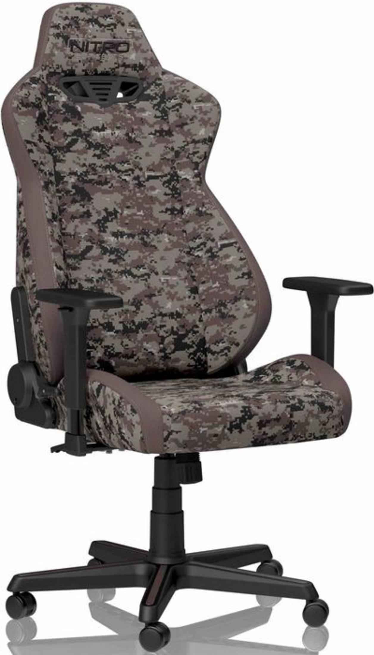 Ein moderner Gaming-Stuhl mit digitalem Camouflage-Muster und schwarzen Akzenten.