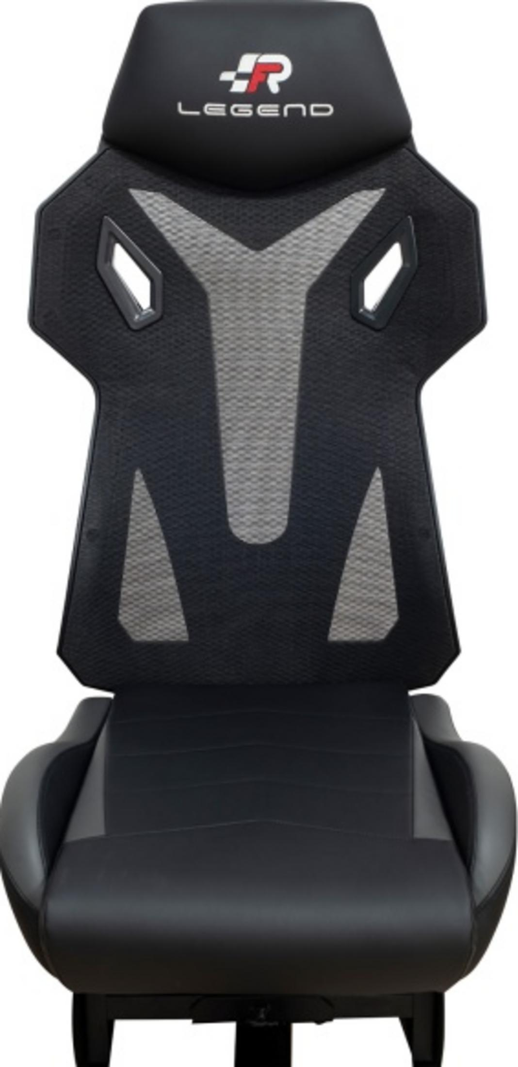 Una sedia da gaming nera con accenti grigi e logo JR LEGEND.