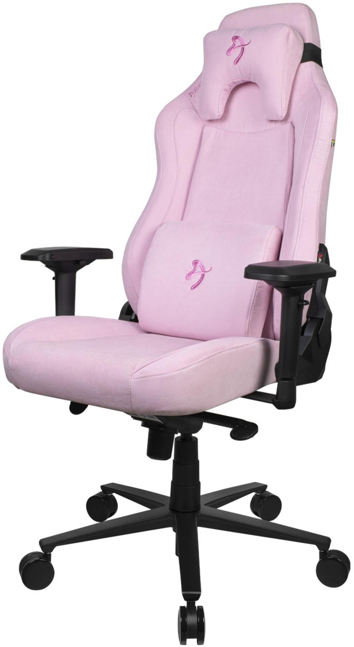 Ein rosa Gaming-Stuhl mit schwarzer Basis und Rädern, mit Kissen.