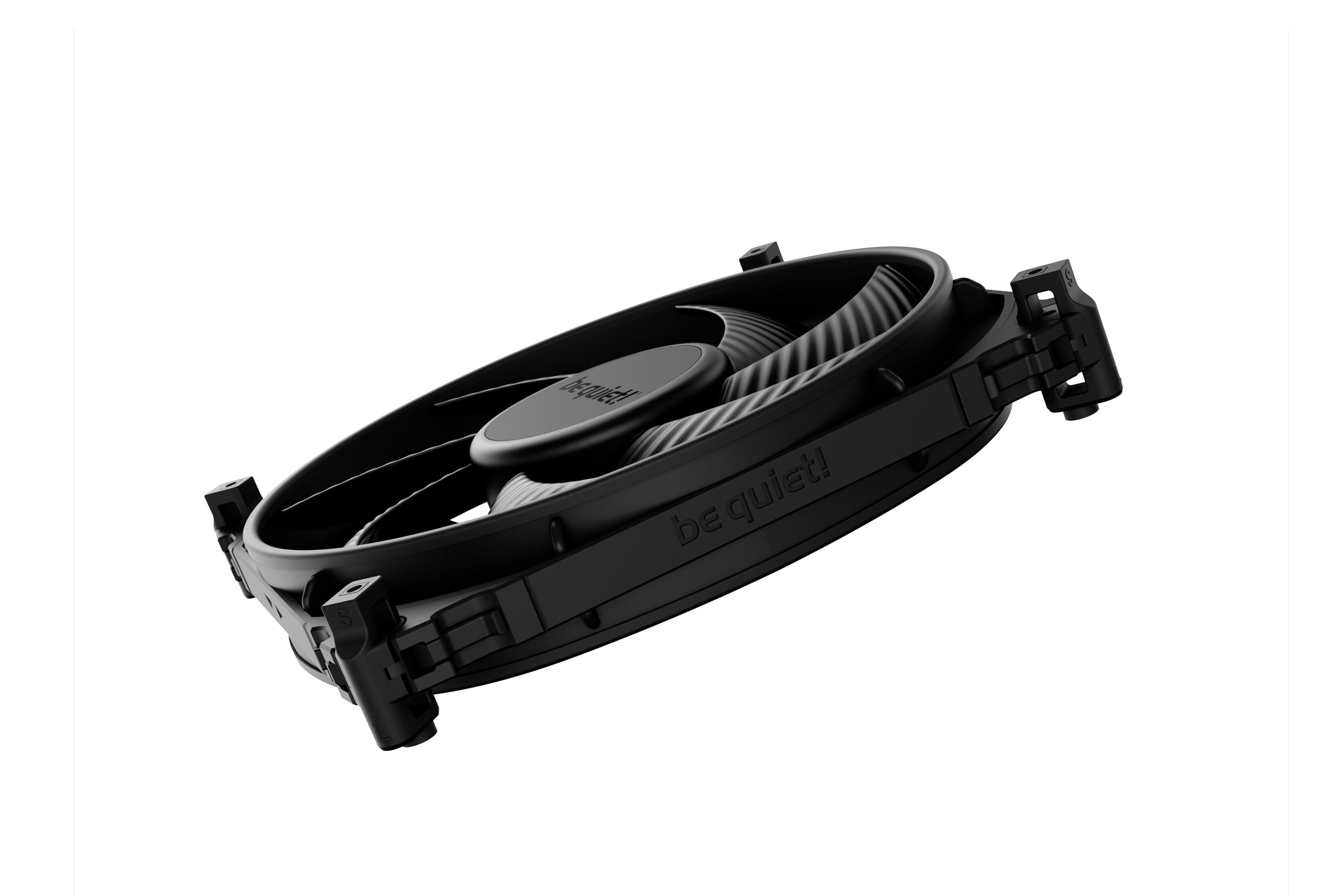 Ventola per computer nera con logo sul mozzo centrale e clip di montaggio.