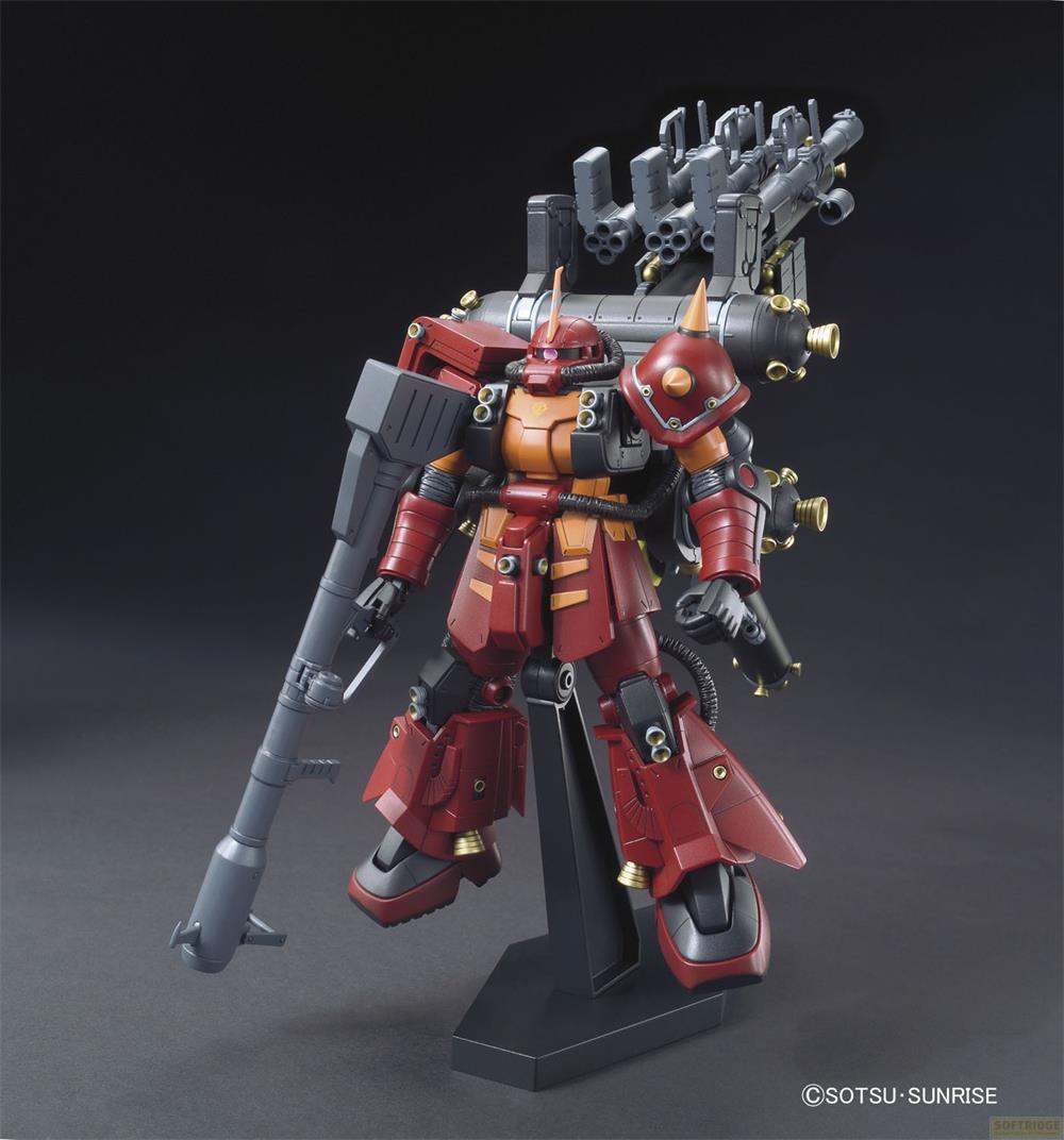 Ein roter und orangefarbener Mech mit Raketenwerfern, der auf einem schwarzen Ständer steht.