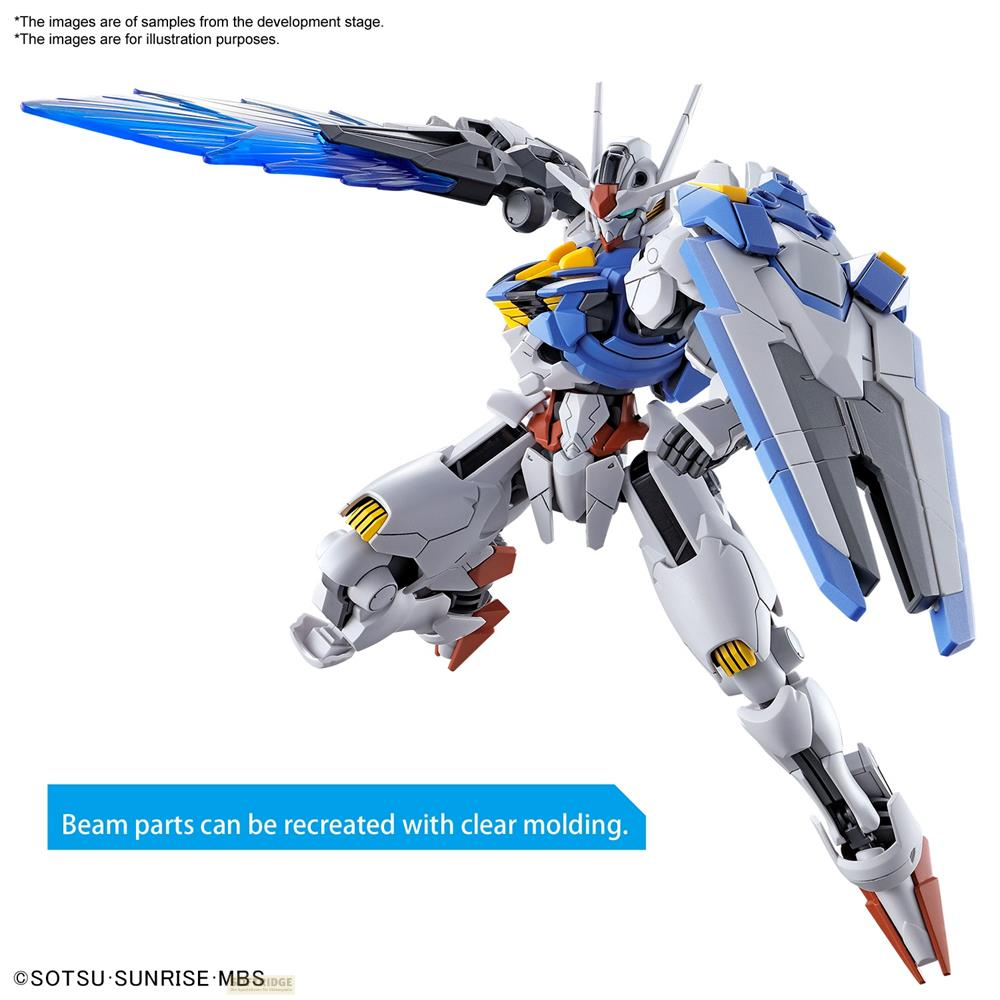 Ein weißer, blauer und grauer Roboter hält eine blaue Strahlenwaffe.