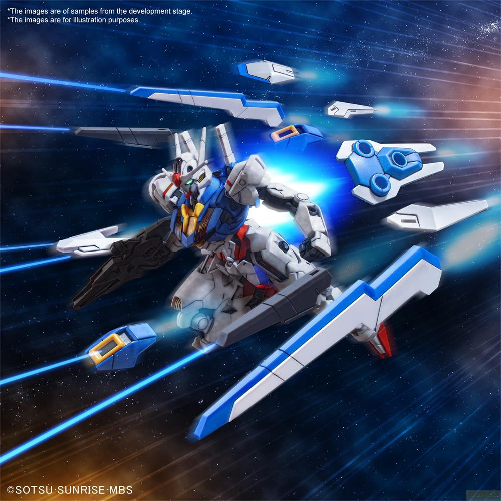 Ein weißer und blauer Gundam-Roboter fliegt im Weltraum mit Teilen um ihn herum.