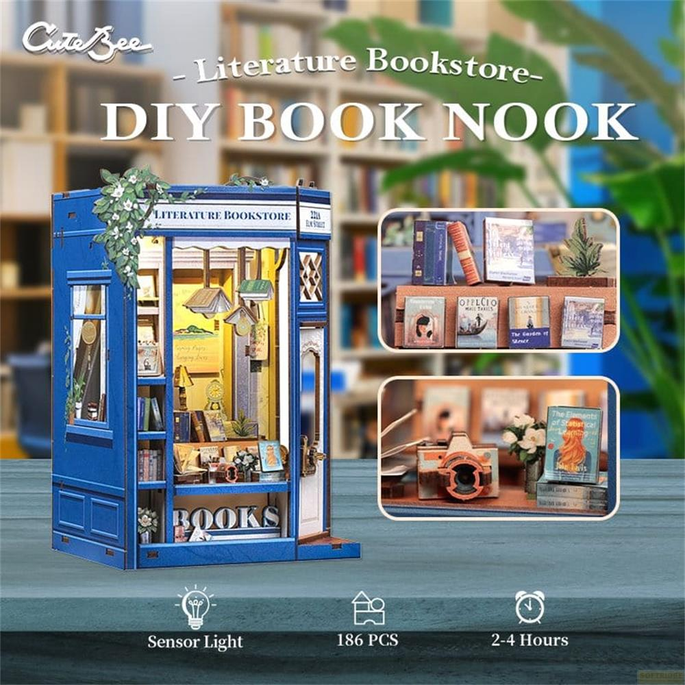 Miniatur-Buchhandlung DIY-Bausatz mit Büchern, Kamera und Pflanzen-Dekor.