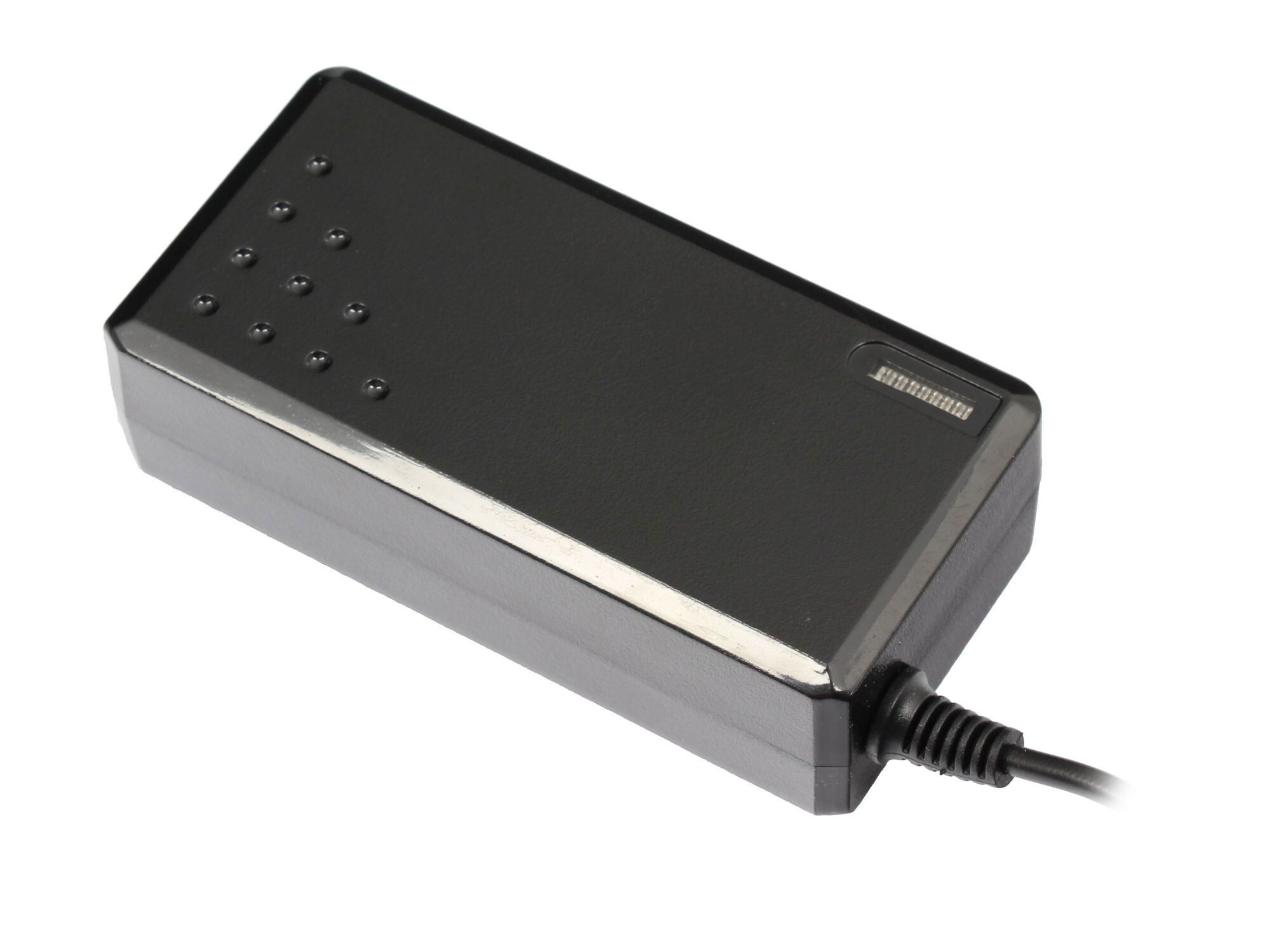 Schwarzes elektronisches Gerät mit Ladeanschluss und Ladeanzeige.