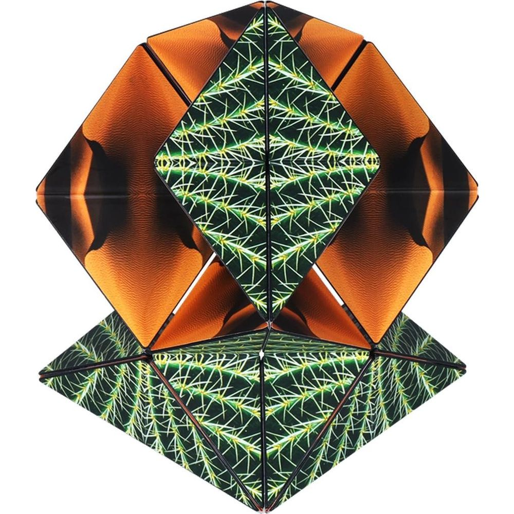 Un puzzle geometrico con dune desertiche e motivi di cactus.