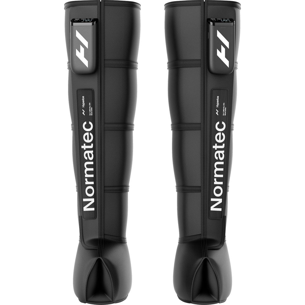 Deux bottes de compression noires pour jambes, avec logos blancs.