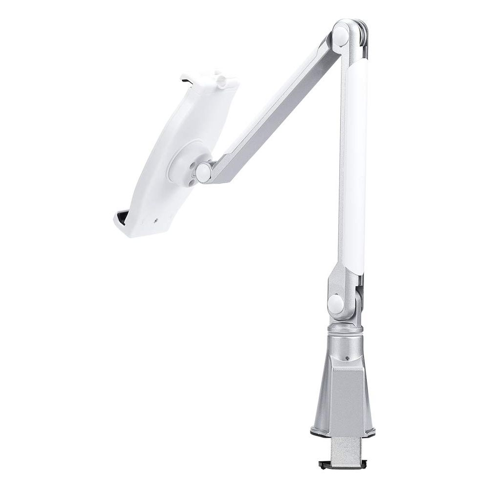 Un bras de tablette réglable argenté et blanc avec une base à pince sur fond blanc.
