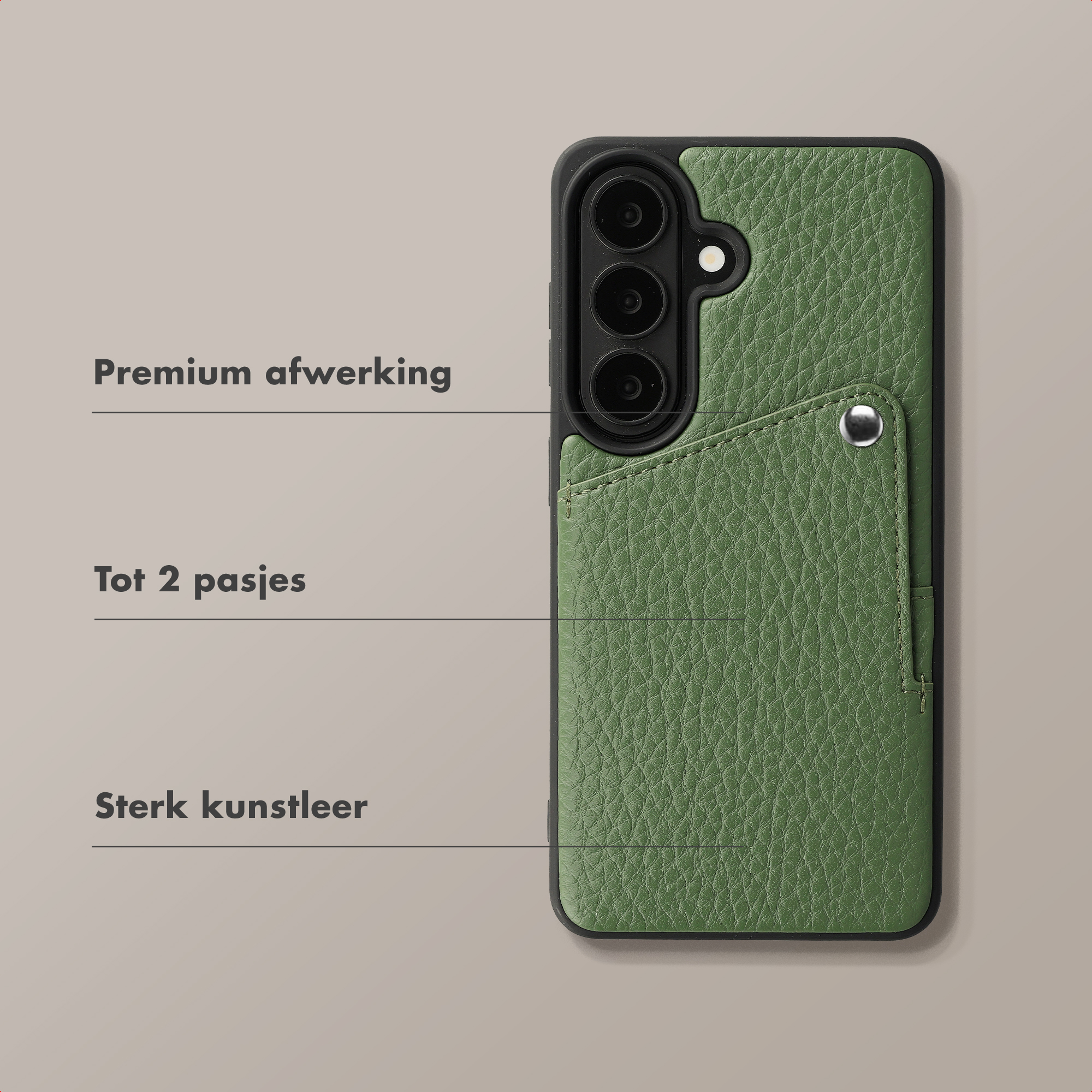 Coque de téléphone verte en similicuir avec fentes pour cartes.