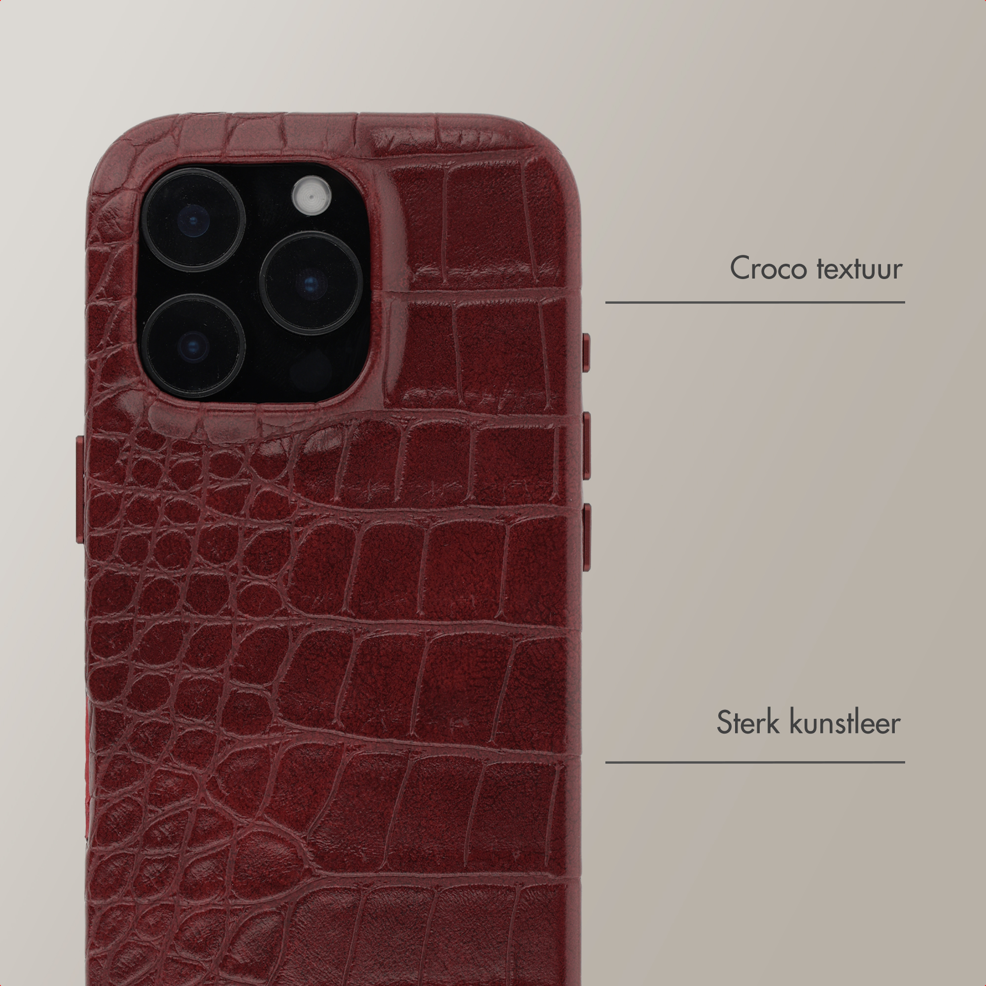Coque de téléphone rouge à texture crocodile et découpe caméra. Cuir synthétique.