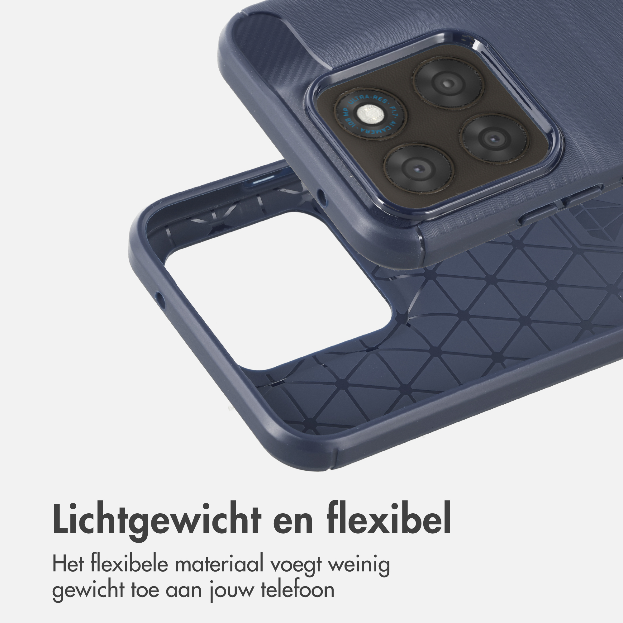 Donkerblauwe telefoonhoes met drievoudige camera-uitsparing.