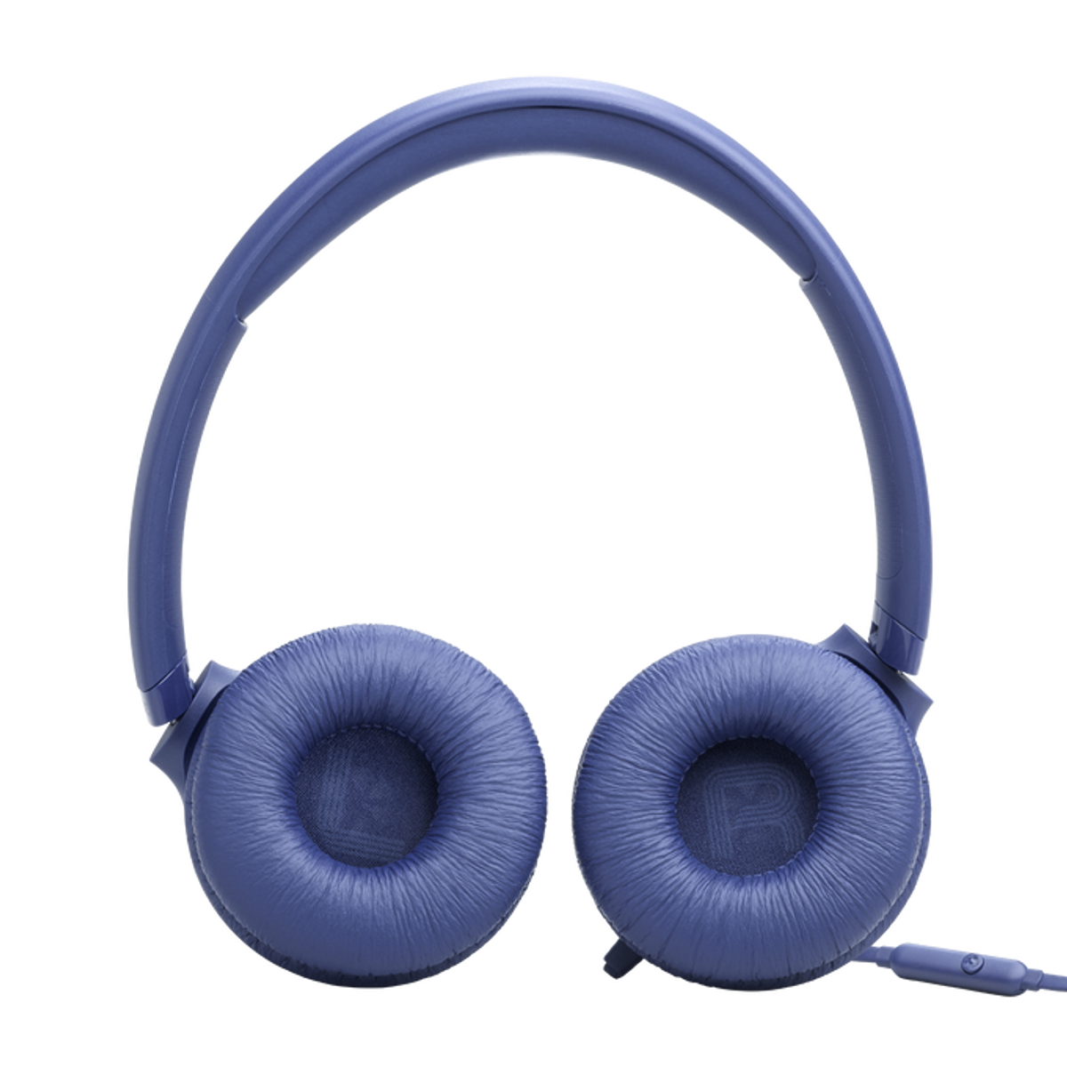 Blauwe koptelefoon met gewatteerde oorschelpen en hoofdband, tegen een zwarte achtergrond.